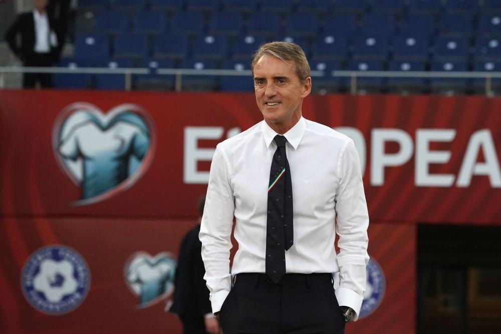 ATHENS, GREECE - JUNE 08:  Head coach Italy Roberto Mancini looks on during the UEFA Euro 2020 Qualifier between Greece and Italy on June 8, 2019 in Athens, Greece.  (Photo by Claudio Villa/Getty Images)