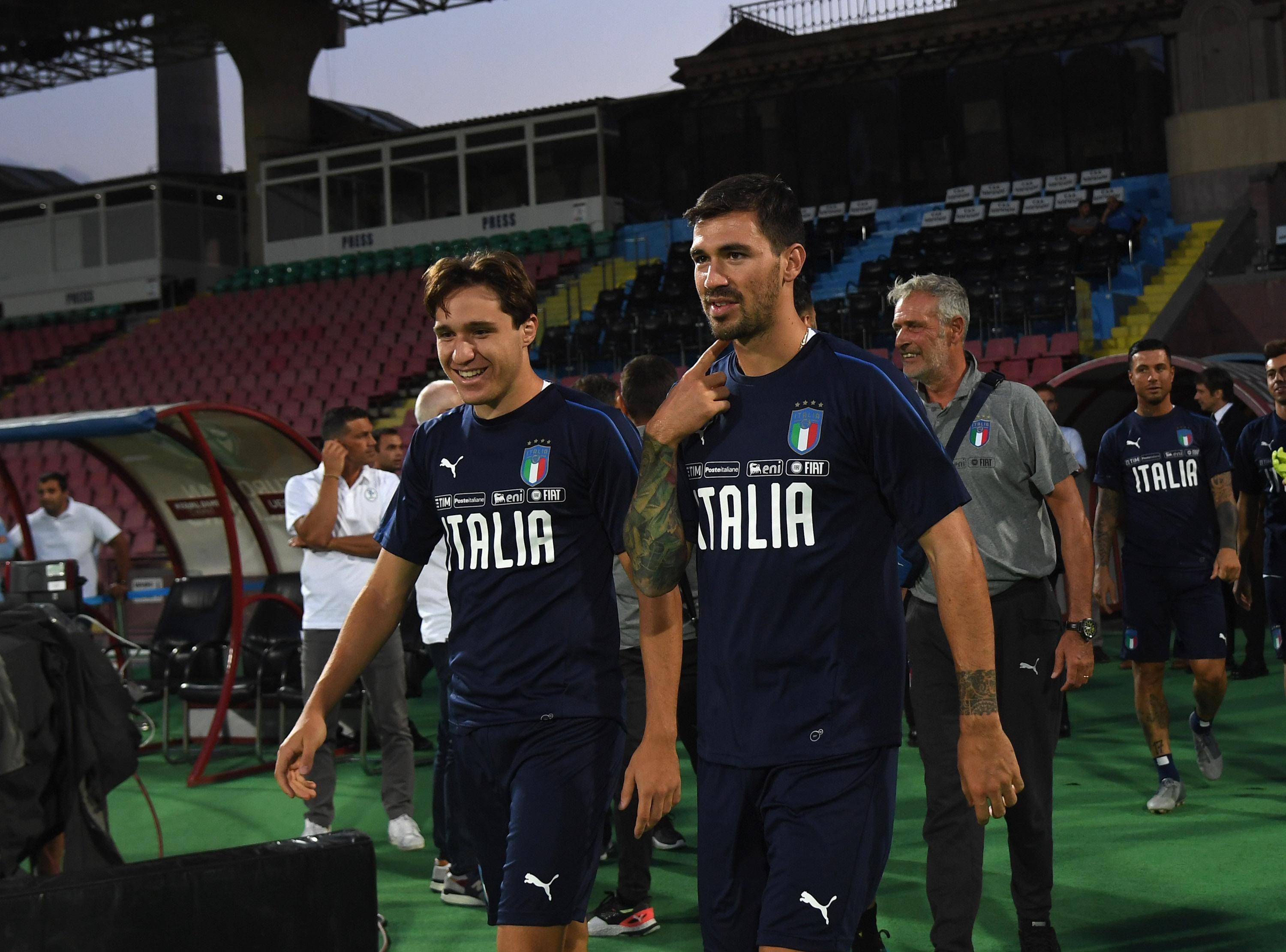 YEREVAN, ARMENIA - SEPTEMBER 04: Alessio Romagnoli and Federico Chiesa of Italy chat during Italy training session on September 4, 2019 in Yerevan, Armenia. (Photo by Claudio Villa/Getty Images)