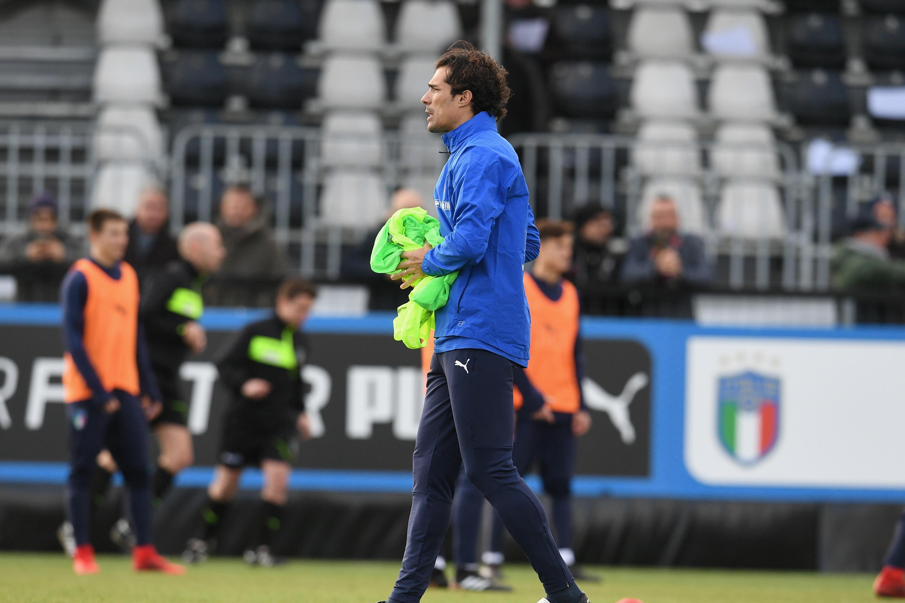 VINOVO, ITALY - JANUARY 17:  Assistant coach Italy Bernardo Corradi looks on prior to the U17 International Friendly match between Italy and Spain at Juventus Center Vinovo on January 17, 2018 in Vinovo, Italy.  (Photo by Claudio Villa/Getty Images)