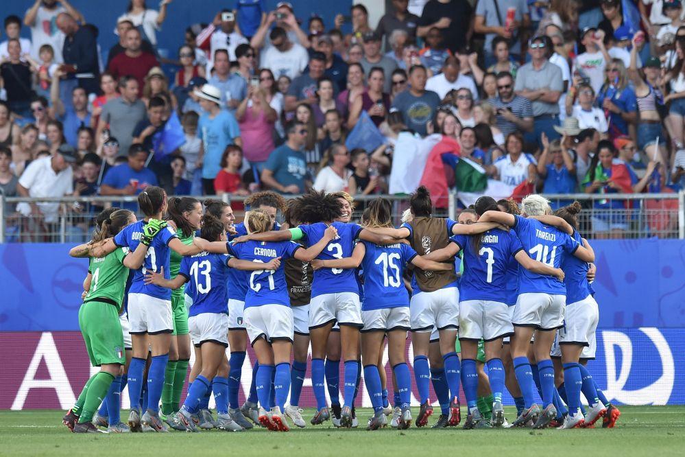 MONTPELLIER, FRANCE - JUNE 25: Players of Italy Women celebrate after winning the 2019 FIFA Women\\'s World Cup France Round Of 16 match between Italy and China at Stade de la Mosson on June 25, 2019 in Montpellier, France. (Photo by Tullio M. Puglia/Getty Images)