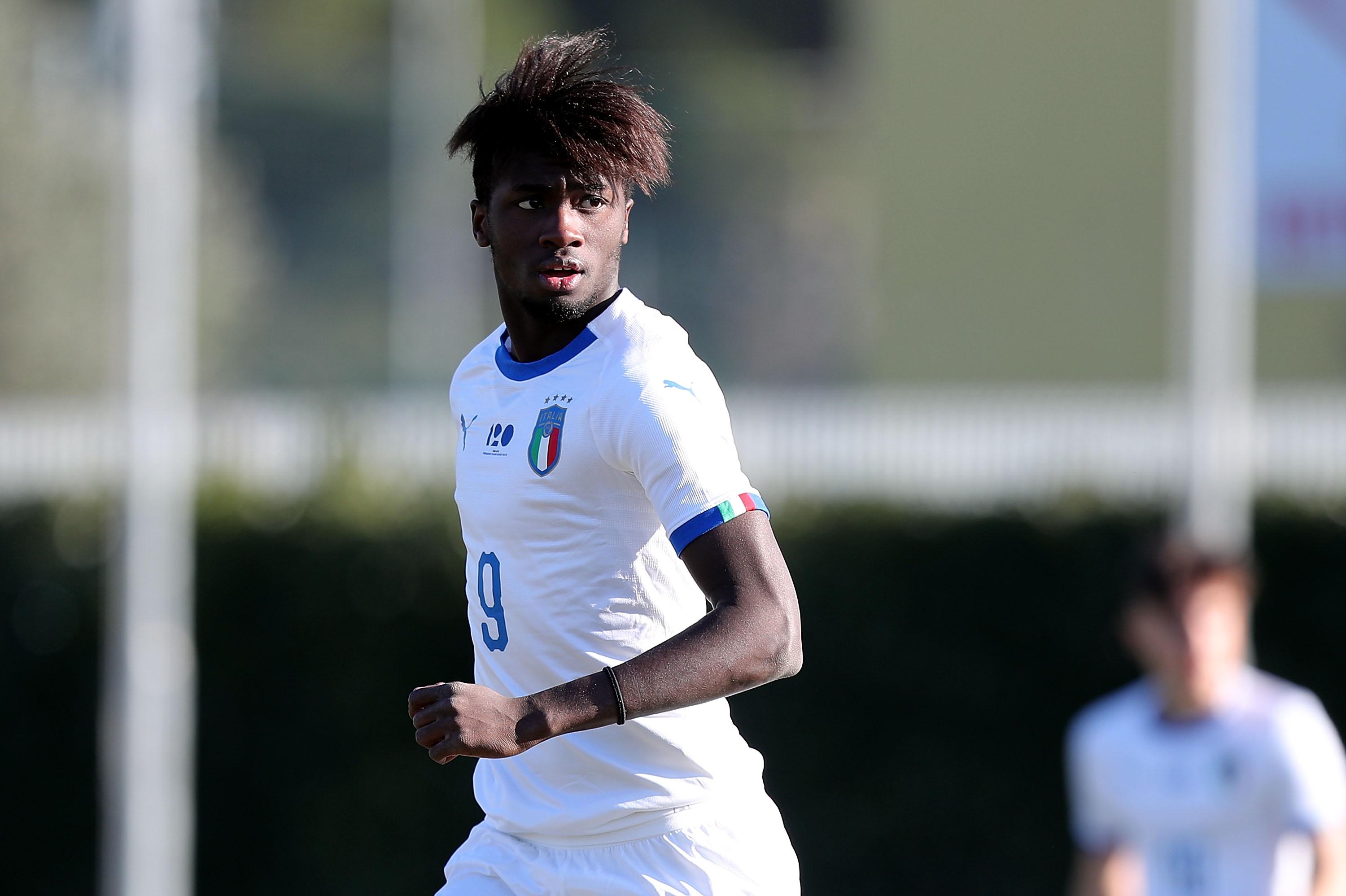 FLORENCE, ITALY - JANUARY 10: N'Gbesso Henoc S. of Italy U16 (White) in action during the friendly match between Italy U16 v Selezione B at Centro Tecnico Federale di Coverciano on January 10, 2019 in Florence, Italy. (Photo by Gabriele Maltinti/Getty Images)