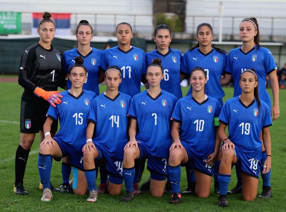 PERUGIA, ITALY - SEPTEMBER 23: Italy team pose during the frendly match between Italy U17 women and Serbia U17 women at Enzo Blasone stadium on September 23, 2019 in Foligno near Perugia, Italy. (Photo by Paolo Bruno/Getty Images)