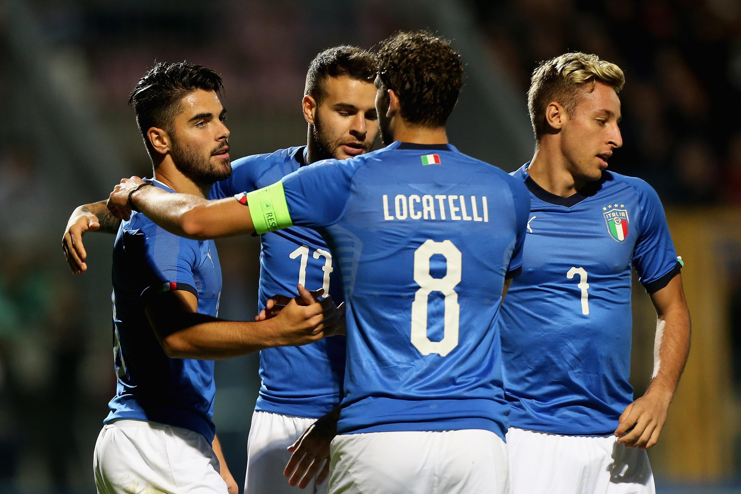 CASTEL DI SANGRO, ITALY - SEPTEMBER 10:  Riccardo Sottil (L) with his teammates of Italy U21 celebrates after scoring the team\\'s third goal during the UEFA European Under 21 championship qualifying match between Italy U21 and Luxemburg U21 at Teofilo Patini on September 10, 2019 in Castel Di Sangro, Italy.  (Photo by Paolo Bruno/Getty Images)