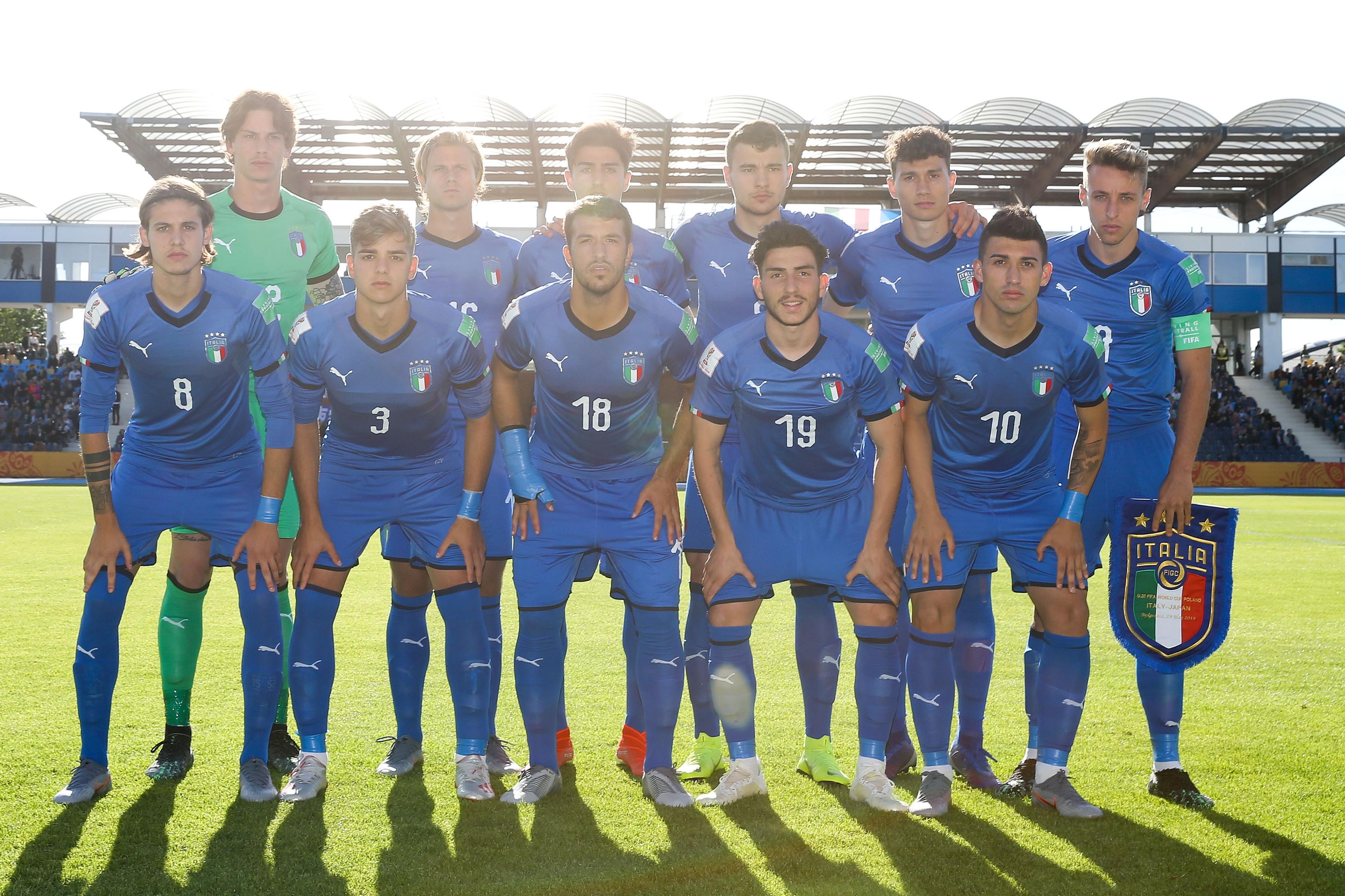 BYDGOSZCZ, POLAND - MAY 29: Italy players pose for a team picture prior to the 2019 FIFA U-20 World Cup group B match between Italy and Japan at Bydgoszcz Stadium on May 29, 2019 in Bydgoszcz, Poland. (Photo by Marc Atkins - FIFA/FIFA via Getty Images)