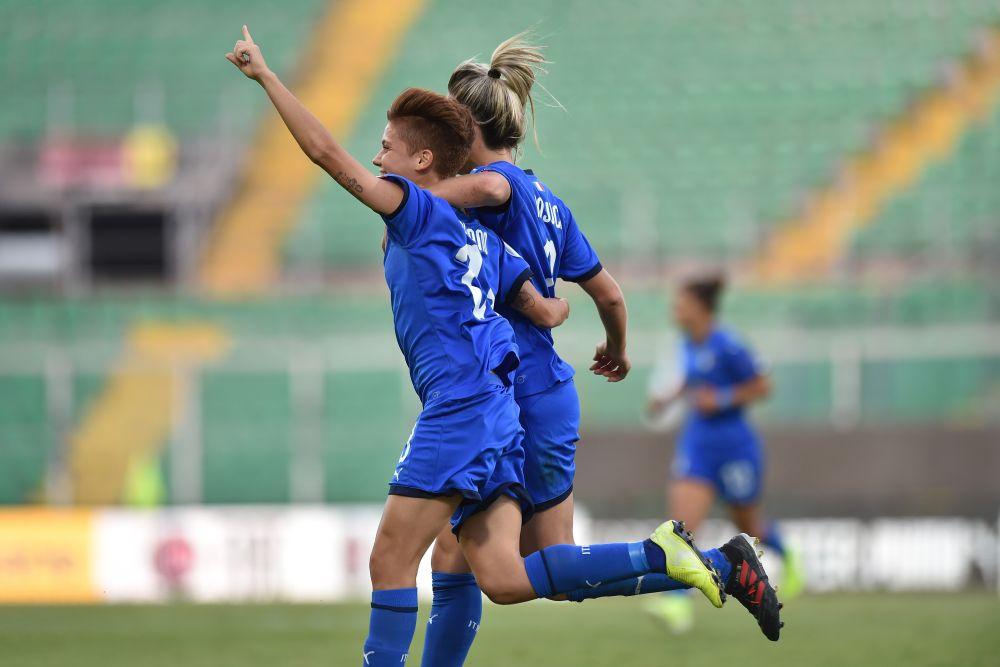 PALERMO, ITALY - OCTOBER 08: Manuela Giugliano of Italy celebrates with teammates after scoring a goal (2-0) during the UEFA Women's European Championship 2021 qualifier match between Italy and Bosnia and Herzegovina at Stadio Renzo Barbera on October 08, 2019 in Palermo, Italy. (Photo by Tullio M. Puglia/Getty Images)