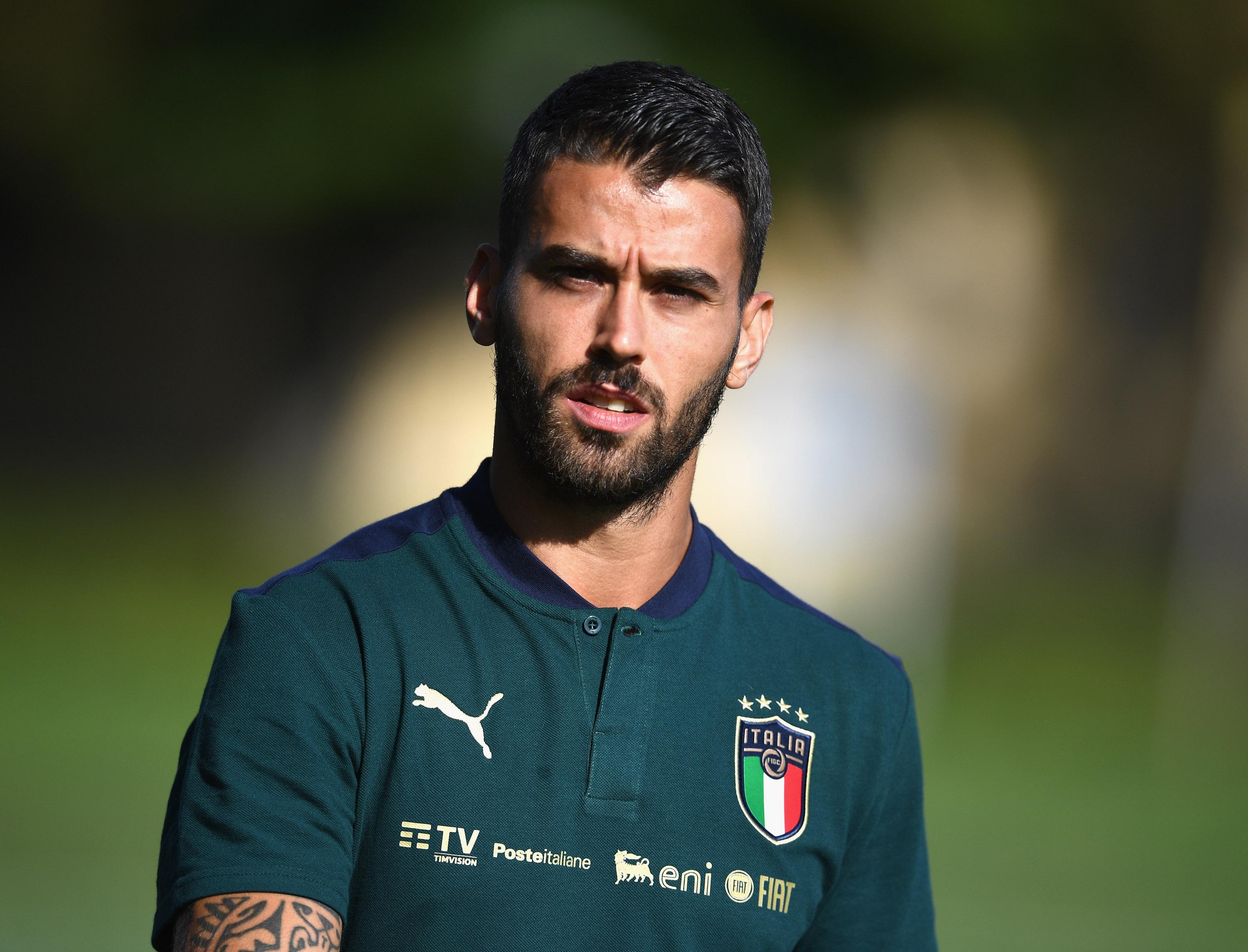 FLORENCE, ITALY - OCTOBER 07: Leonardo Spinazzola of Italy looks on during a Italy training session at Centro Tecnico Federale di Coverciano on June 7, 2019 in Florence, Italy. (Photo by Claudio Villa/Getty Images)
