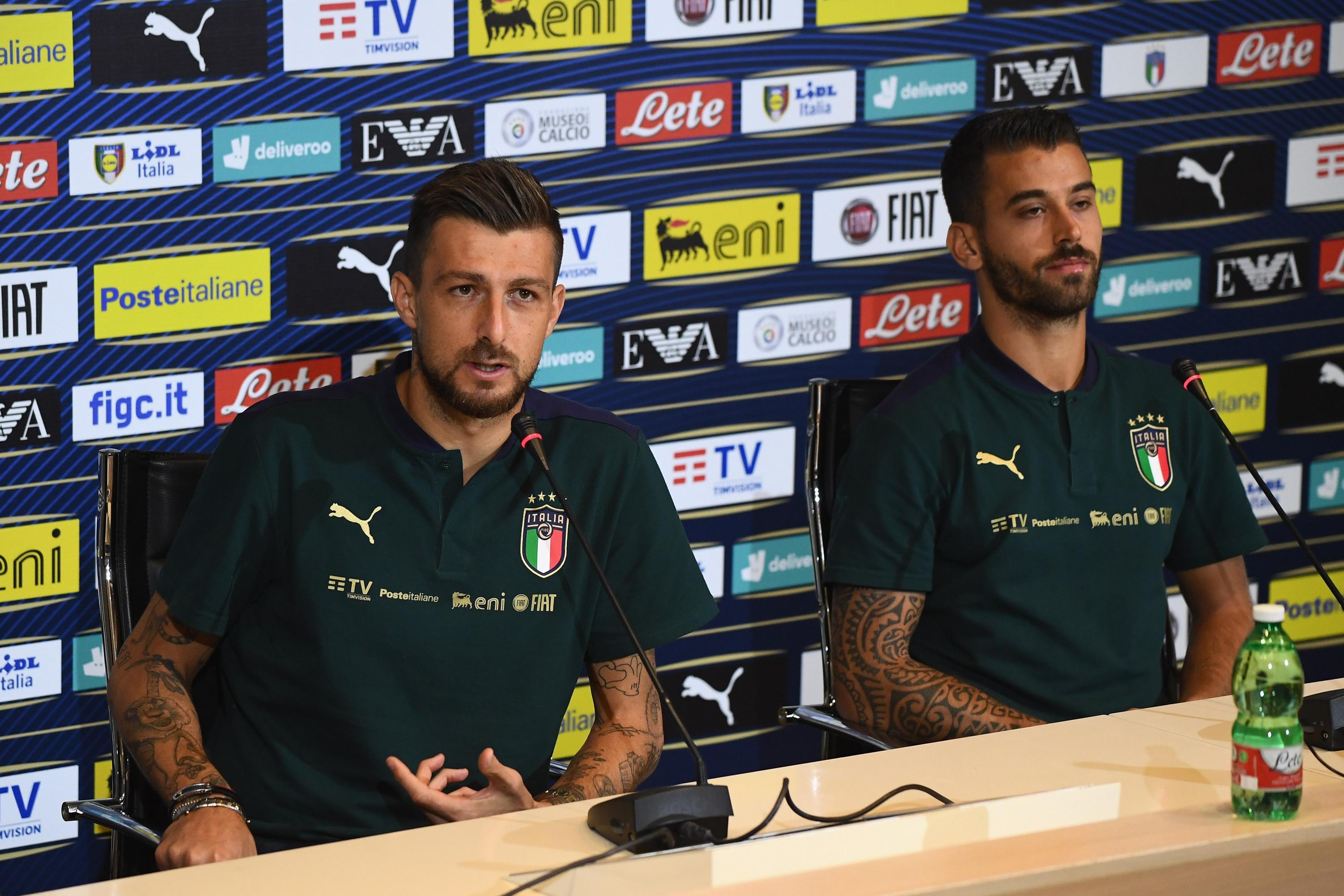 FLORENCE, ITALY - OCTOBER 09:  Francesco Acerbi and Leonardo Spinazzola of Italy speak with the media during a press conference at Centro Tecnico Federale di Coverciano on October 9, 2019 in Florence, Italy.  (Photo by Claudio Villa/Getty Images)
