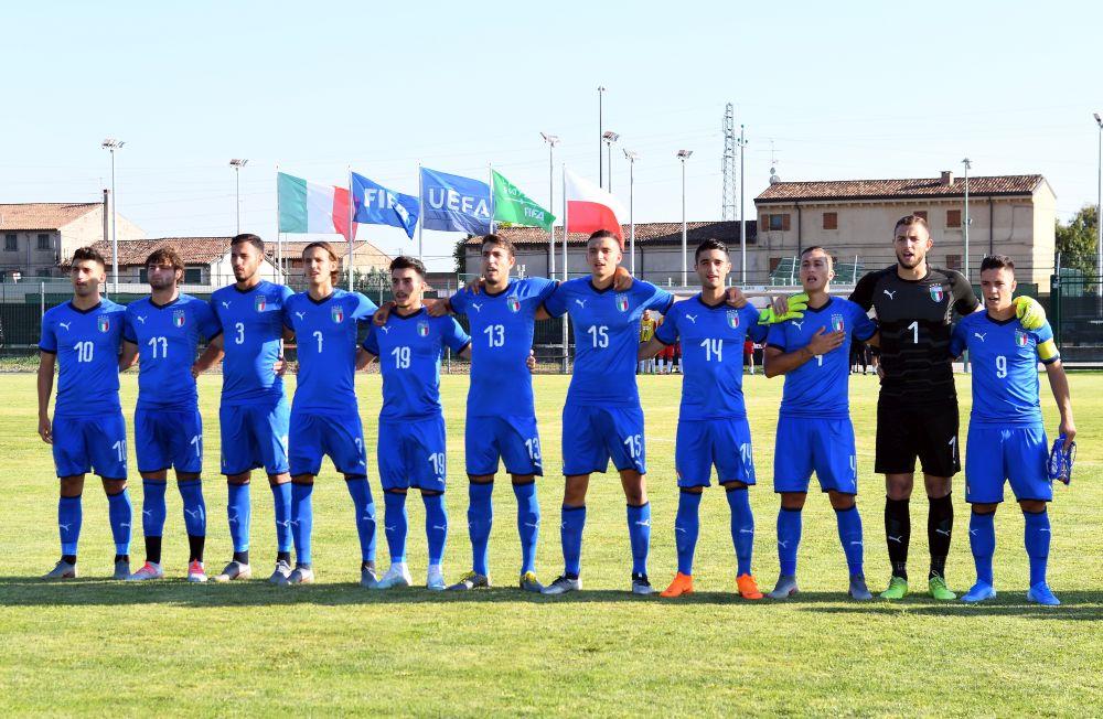VERONA, ITALY - SEPTEMBER 05: Italy U20 team line up during the U20 8 Nations Tournament match between Italy and Poland on September 5, 2019 in Caldiero near Verona, Italy. (Photo by Alessandro Sabattini/Getty Images)