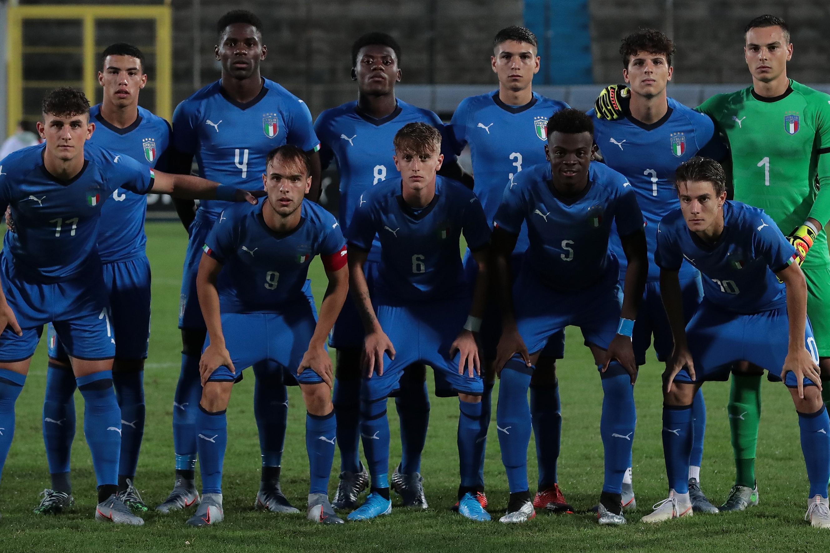 FIORENZUOLA D\\'ARDA, ITALY - SEPTEMBER 06:  Italy team line up prior to the International Friendly match between Italy U19 and Nethrerlands U19 on September 6, 2019 in Fiorenzuola d\\'Arda, Italy.  (Photo by Emilio Andreoli/Getty Images)