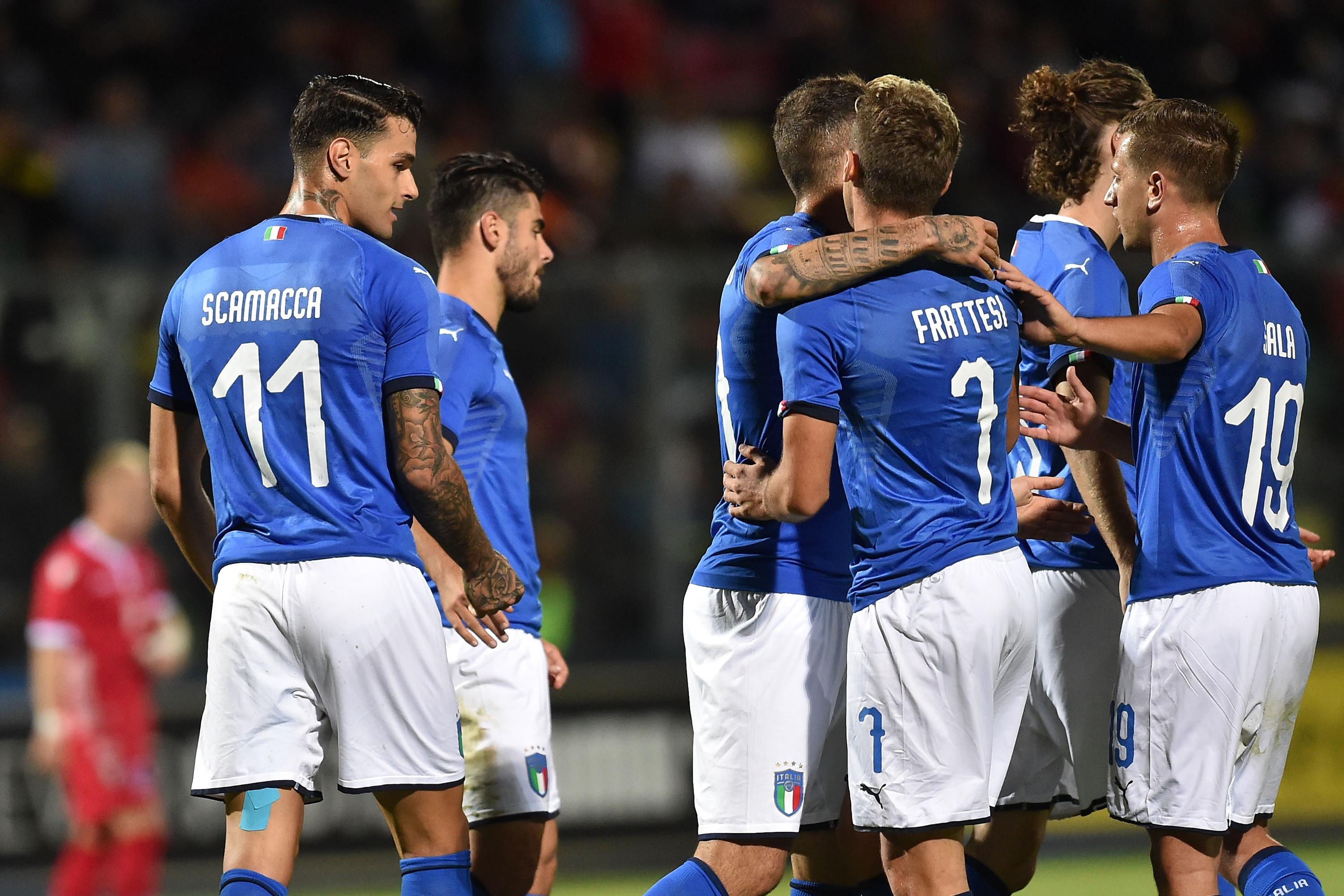 CASTEL DI SANGRO, ITALY - SEPTEMBER 10:  Gianluca Scamacca (L) of Italy celebrates after scoring goal 5-0 during the match between Italy U21 and Luxemburg U21 - UEFA European Under-21 Championship Qualifying at Stadio Teofilo Patini on September 10, 2019 in Castel di Sangro, Italy.  (Photo by Giuseppe Bellini/Getty Images)