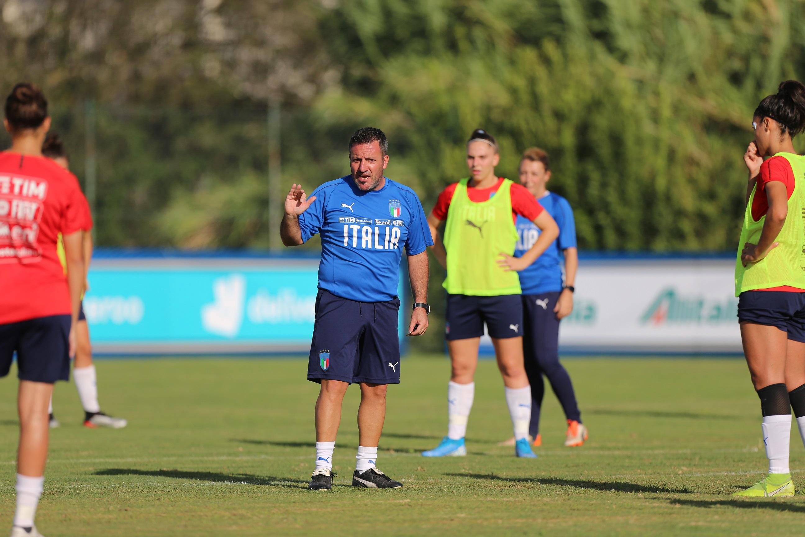 ROME, ITALY - OCTOBER 01: Italy women U23 head coach Jacopo Leandri looks on during a training session on October 1, 2019 in Rome, Italy. (Photo by pb; 2:85:8:/Getty Images)
