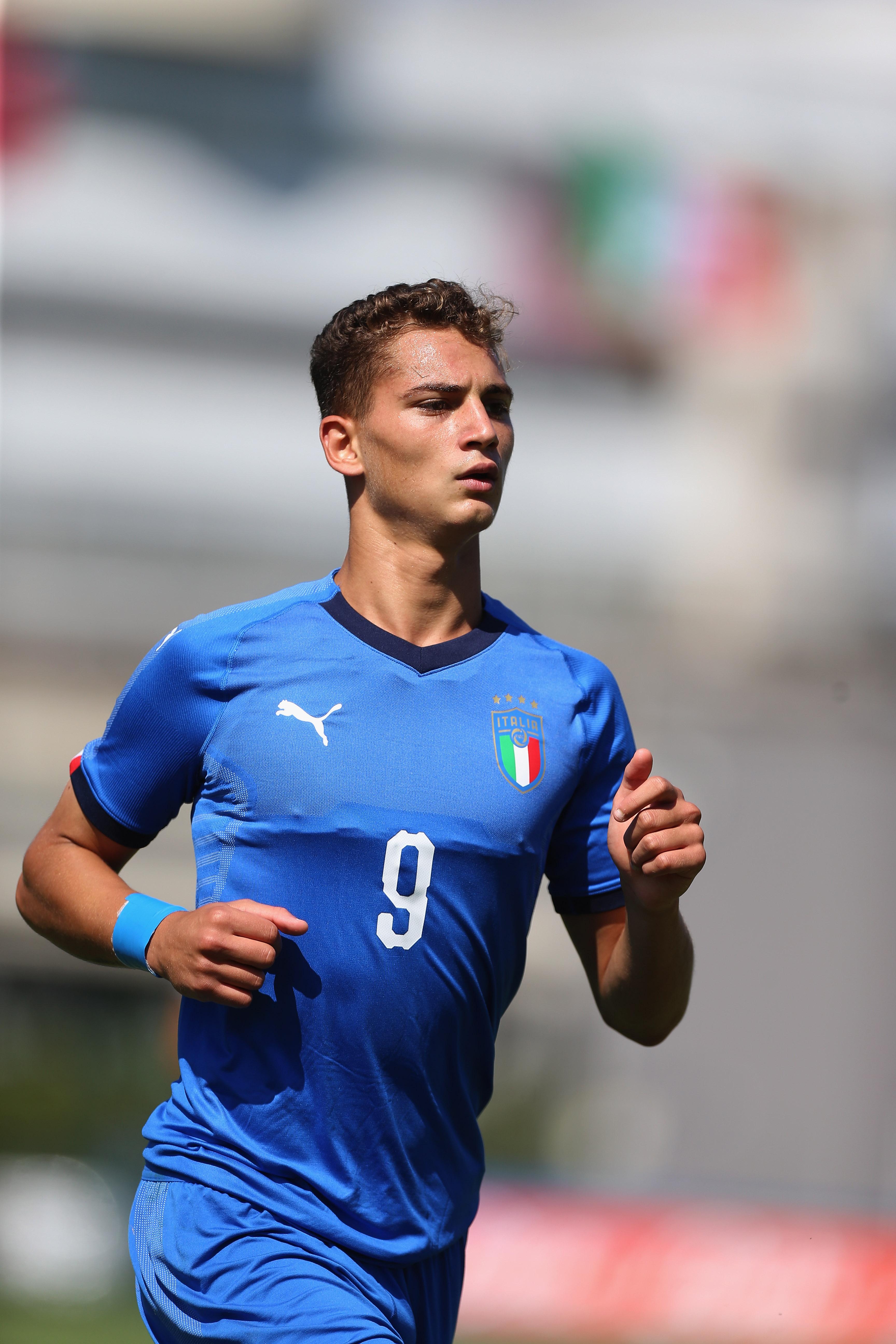 ROME, ITALY - SEPTEMBER 09: Sebastiano Esposito of Italy U18 in action during the international friendly match between Italy U18 and Serbia U18 at Tre Fontane sport centre on September 9, 2019 in Rome, Italy. (Photo by Paolo Bruno/Getty Images)