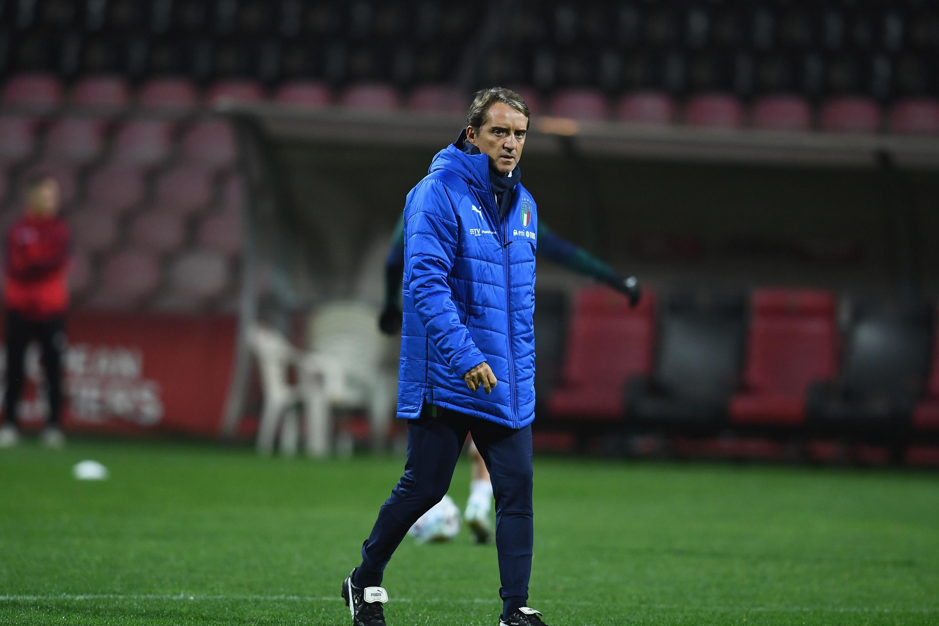 SARAJEVO, BOSNIA AND HERZEGOVINA - NOVEMBER 14:  Head coach Italy Roberto Mancini looks on during Italy training session at Bilino Polje Stadium on November 14, 2019 in Sarajevo, Bosnia and Herzegovina.  (Photo by Claudio Villa/Getty Images)