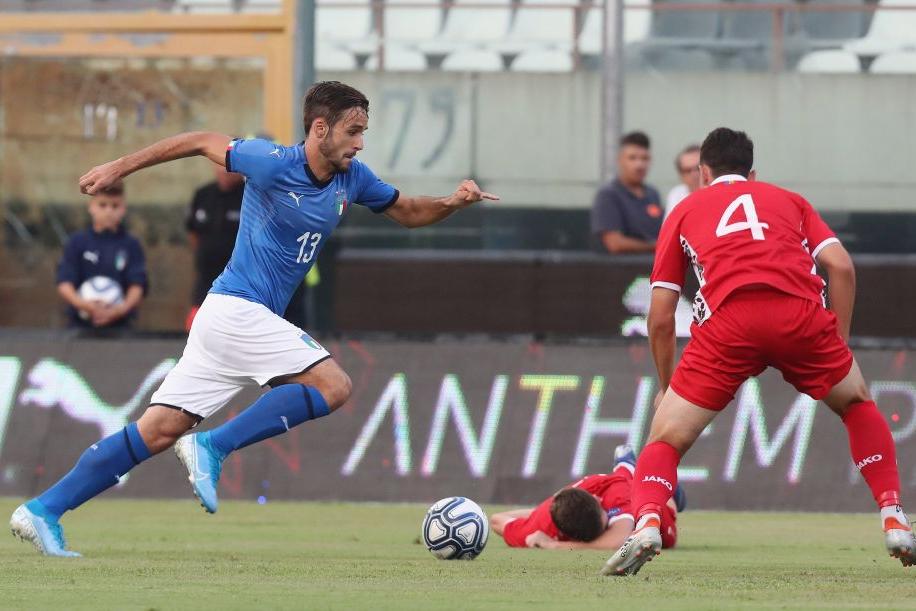 CATANIA, ITALY - SEPTEMBER 06:  Luca Ranieri (L) of Italy competes for the ball with Denis Fortuna of Moldova during the U21 International Friendly match between Italy and Moldova at Stadio Angelo Massimino on September 5, 2019 in Catania, Italy.  (Photo by Maurizio Lagana/Getty Images)