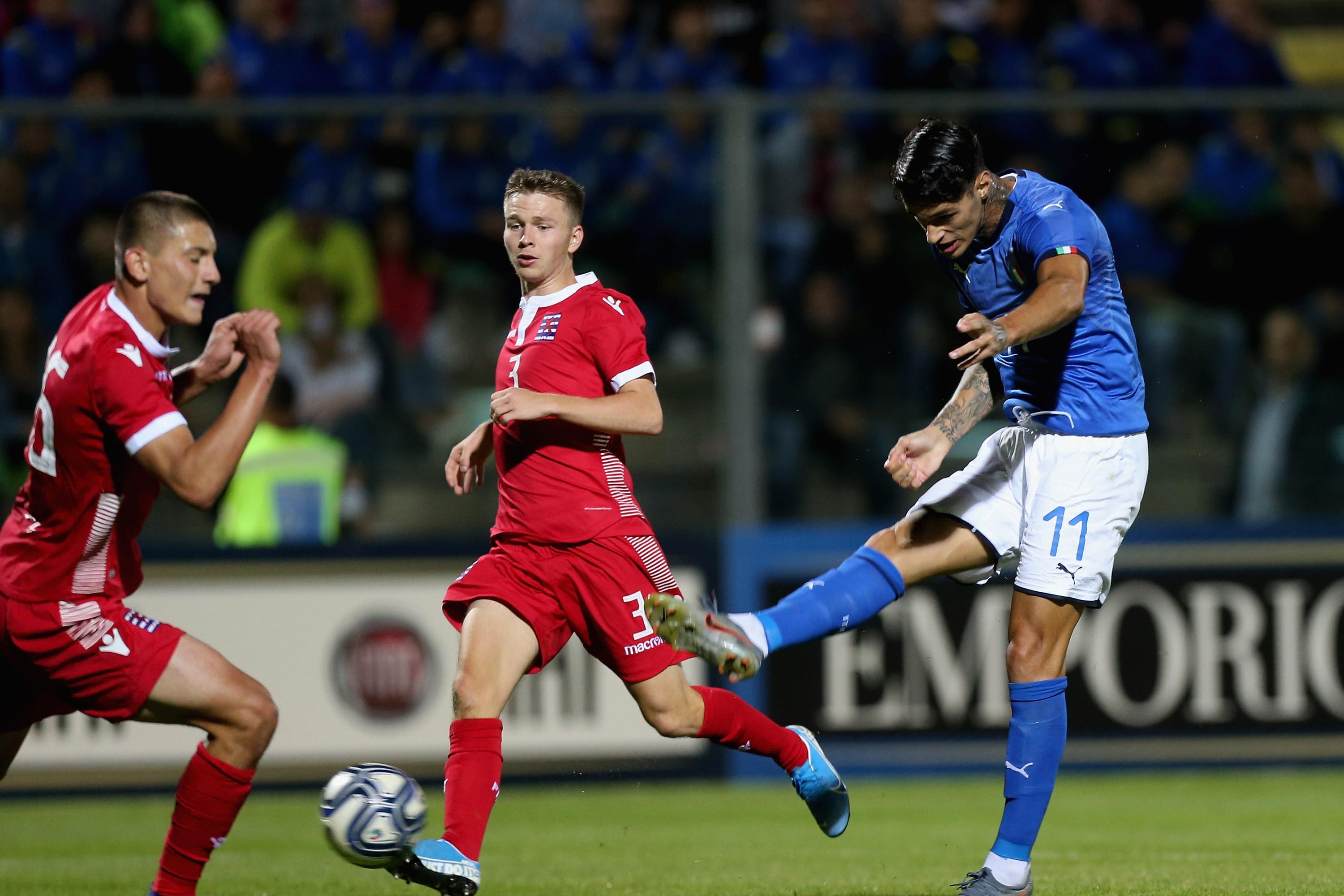 CASTEL DI SANGRO, ITALY - SEPTEMBER 10:  Gianluca Scamacca of Italy U21 scores the team\\'s fifth goal during the UEFA European Under 21 championship qualifying match between Italy U21 and Luxemburg U21 at Teofilo Patini on September 10, 2019 in Castel Di Sangro, Italy.  (Photo by Paolo Bruno/Getty Images)
