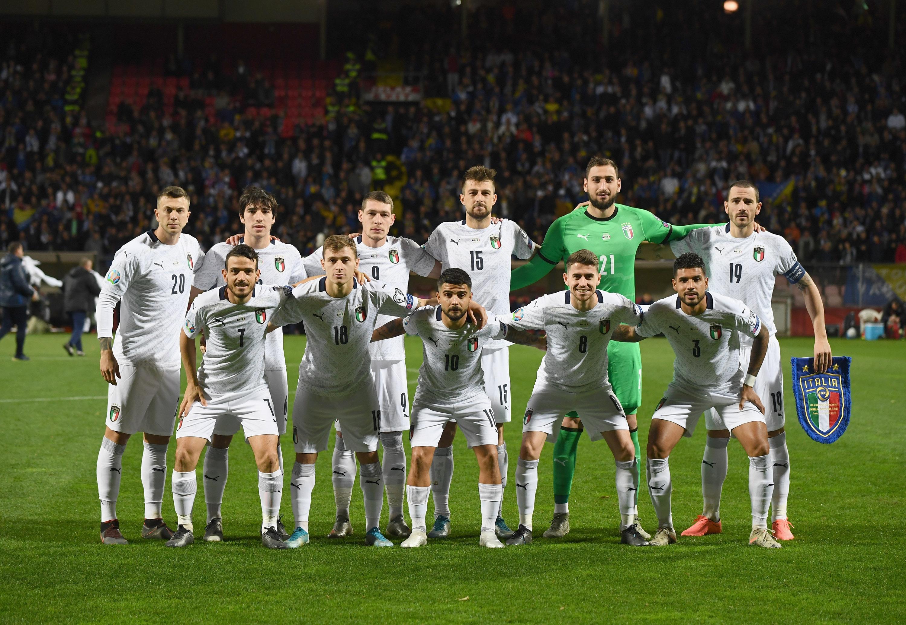 ZENICA, BOSNIA AND HERZEGOVINA - NOVEMBER 15: Players of Italy line up prior to the UEFA Euro 2020 Qualifier between Bosnia and Herzegovina and Italy on November 15, 2019 in Zenica, Bosnia and Herzegovina. (Photo by Claudio Villa/Getty Images)