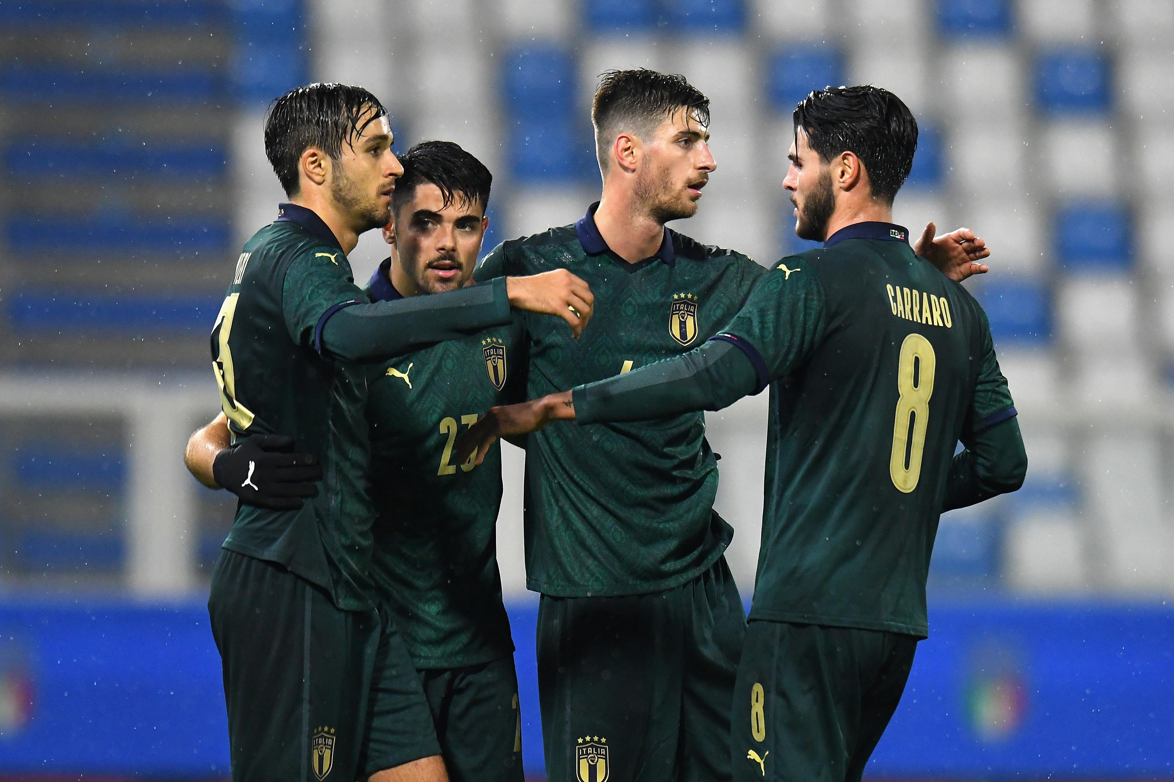 FERRARA, ITALY - NOVEMBER 16:  Riccardo Sottil of Italy U21  celebrates after scoring the opening goal during the UEFA U21 European Championship Qualifier match between Italy and Iceland at Stadio Paolo Mazza on November 16, 2019 in Ferrara, .  (Photo by Alessandro Sabattini/Getty Images)