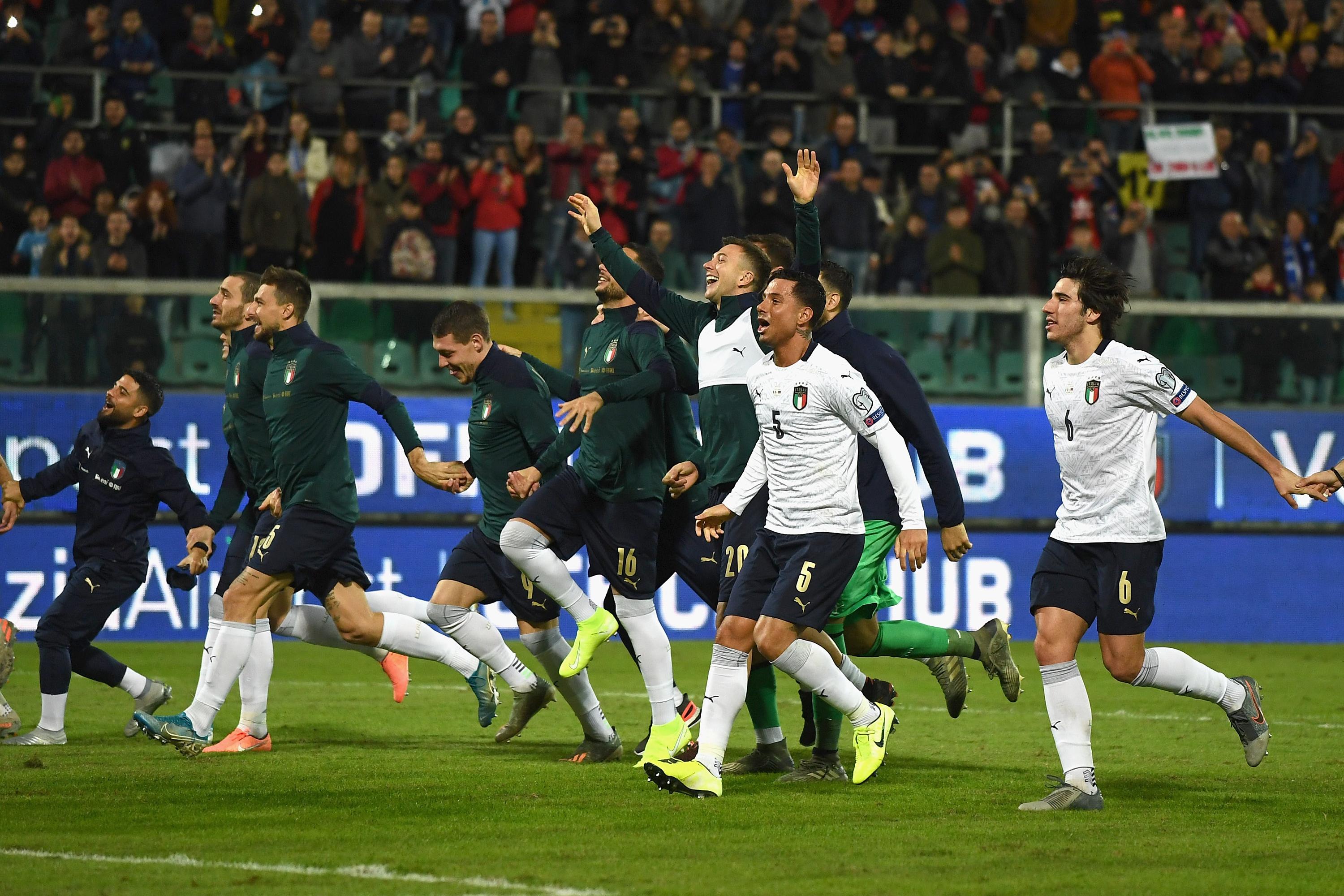 Straordinario entusiasmo per il ritorno degli Azzurri a Palermo: lo stadio \"Barbera\" è già esaurito