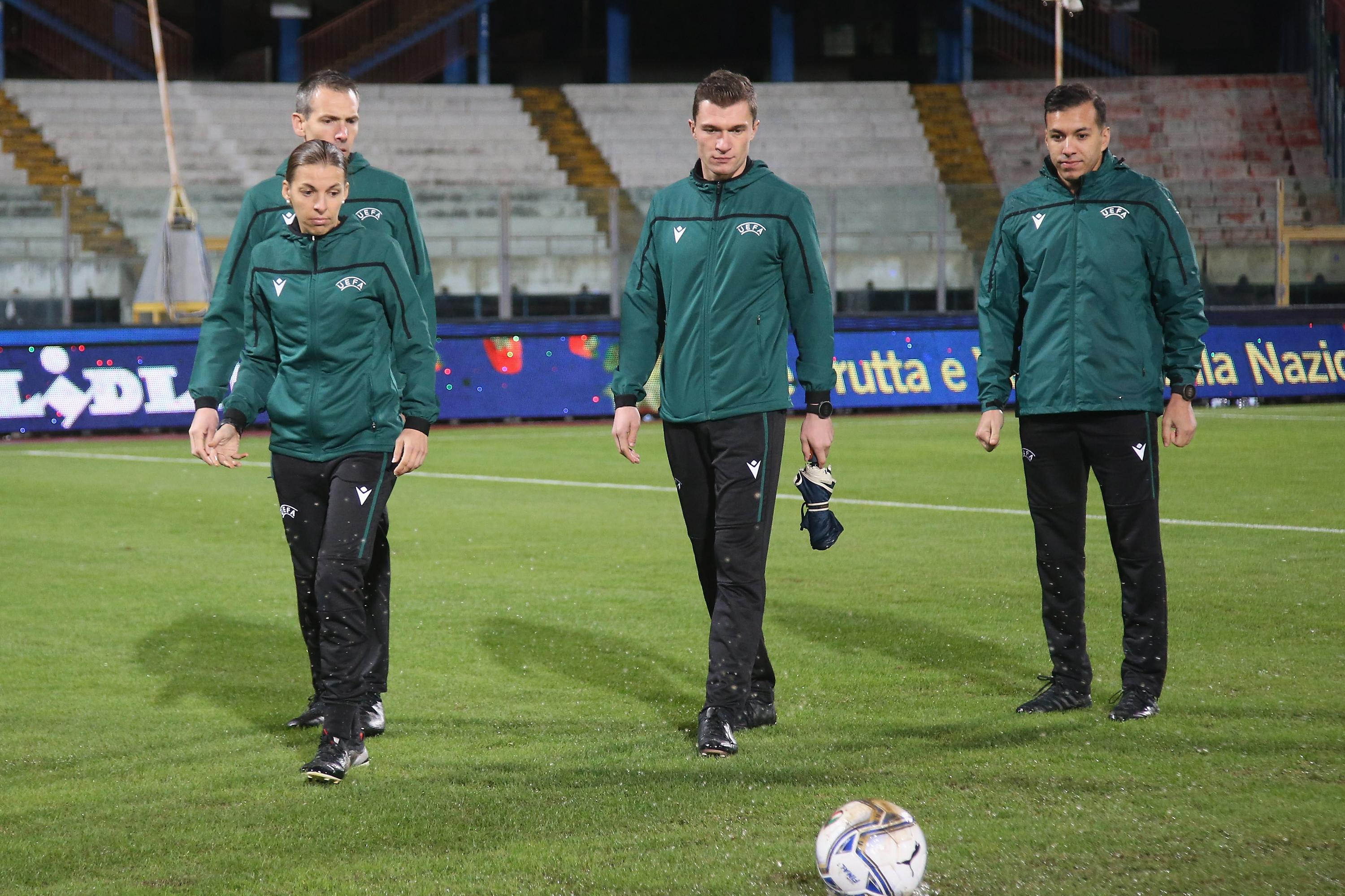 CATANIA, ITALY - NOVEMBER 16: The referee Stephanie Frappart during thr pitch inspectoin the UEFA U21 European Championship Qualifier match between Italy and Armenia at Stadio Angelo Massimino on November 16, 2019 in Catania, .  (Photo by Maurizio Lagana/Getty Images)