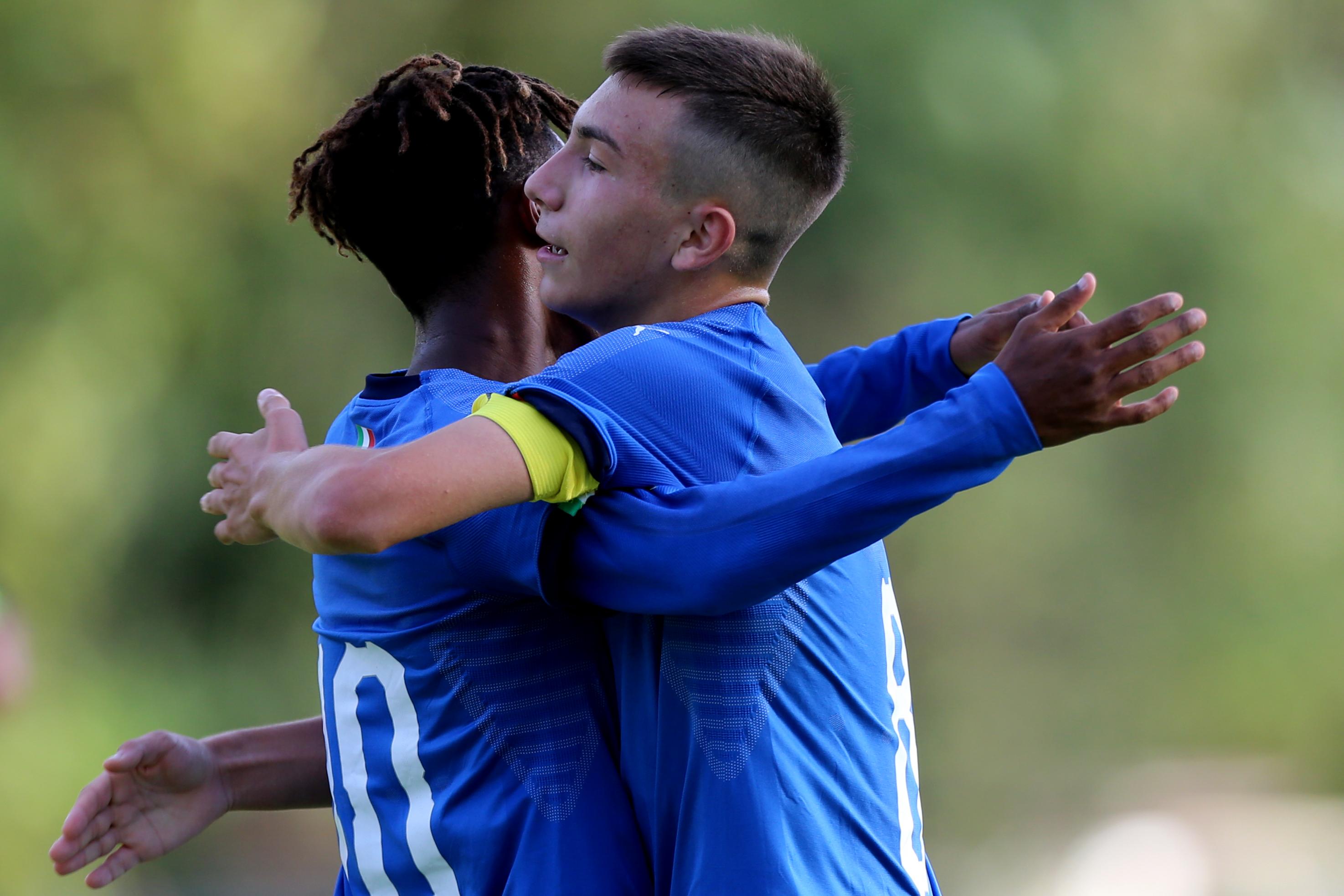 ROME, ITALY - NOVEMBER 6:  The frendly match between Italy U15 and AS Roma U15\\ron NOVEMBER 6, 2019 in Rome, Italy.  (Photo by Paolo Bruno/Getty Images)\\r