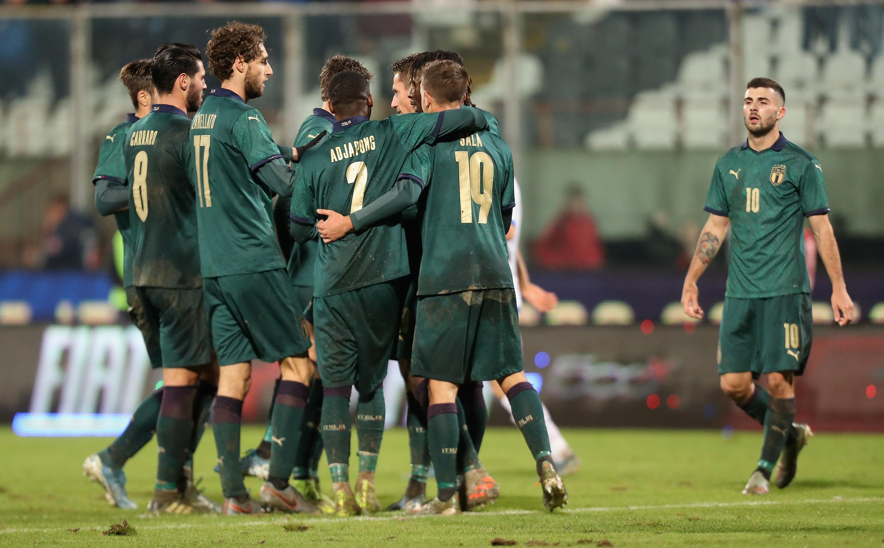 CATANIA, ITALY - NOVEMBER 16: Andrea Pinamonti of Italy celebrates after scoring his team's second goal during the UEFA U21 European Championship Qualifier match between Italy and Armenia at Stadio Angelo Massimino on November 16, 2019 in Catania, . (Photo by Maurizio Lagana/Getty Images)