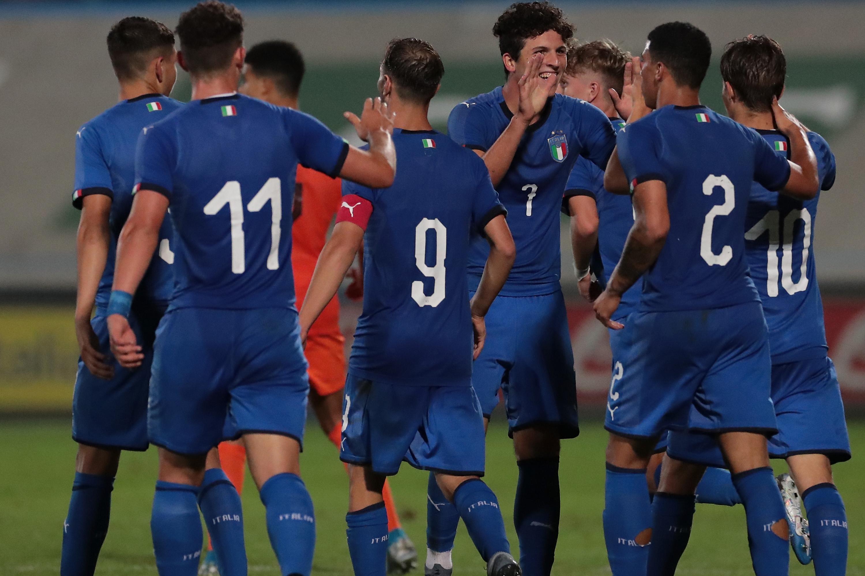 FIORENZUOLA D\\'ARDA, ITALY - SEPTEMBER 06:  Elia Petrelli (C) of Italy celebrates his goal with his team-mates  during the International Friendly match between Italy U19 and Nethrerlands U19 on September 6, 2019 in Fiorenzuola d\\'Arda, Italy.  (Photo by Emilio Andreoli/Getty Images)