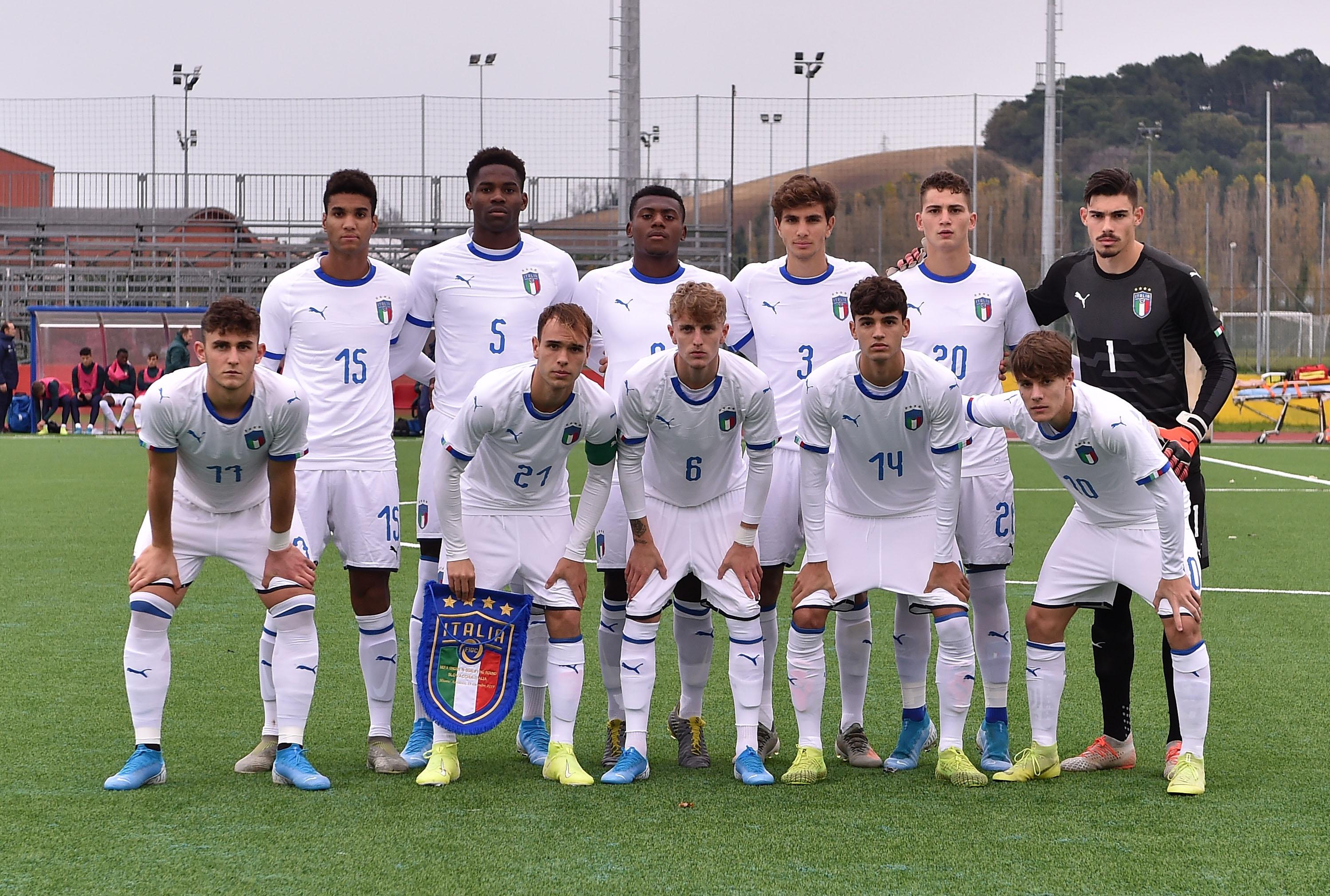 CATTOLICA, ITALY - NOVEMBER 19: Team of Italy U19 prior the UEFA European Under-19 Championship qualifying round match between Italy and Slovakia on November 16, 2019 in Cattolica, Italy. (Photo by Giuseppe Bellini/Getty Images)