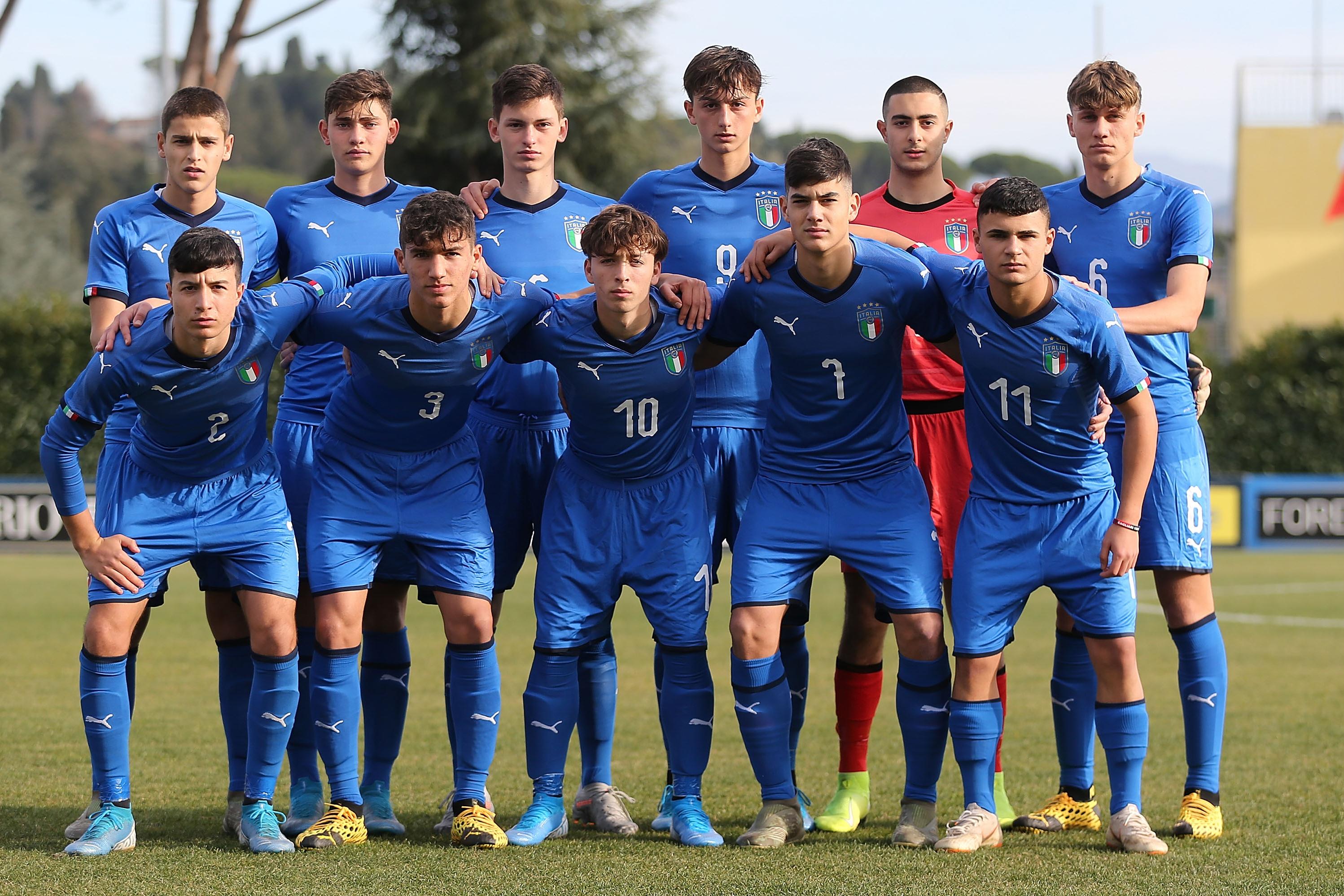 FLORENCE, ITALY - JANUARY 21: Italy U16 poses during the U16 International Friendly match bewtween Italy and Qatar at Centro Tecnico Federale di Coverciano on January 21, 2020 in Florence, Italy.  (Photo by Gabriele Maltinti/Getty Images)