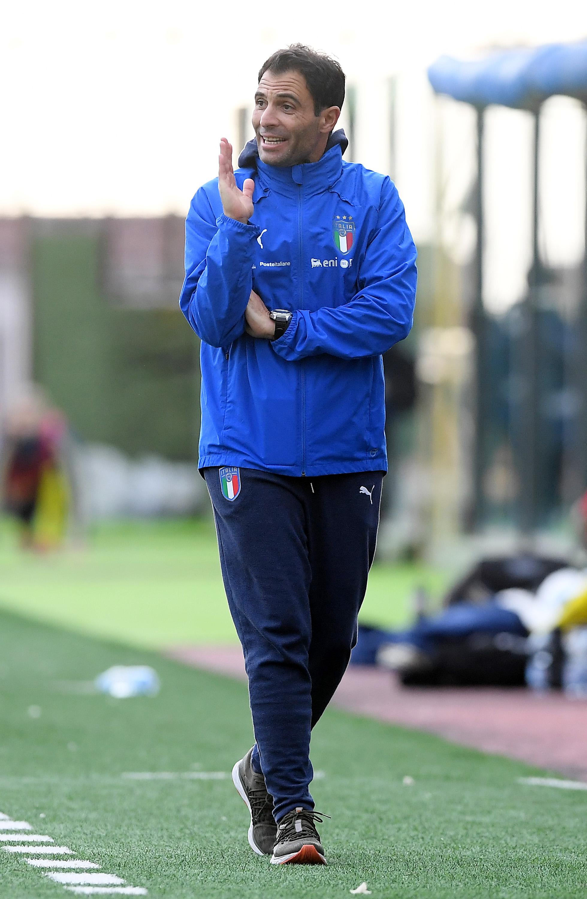 TORRE DEL GRECO, ITALY - JANUARY 28: Enrico Maria Sbardella Italy U19 Women coach gestures during the U19 Women International friendly match on January 28, 2020 in Torre del Greco, Italy. (Photo by Francesco Pecoraro/Getty Images)