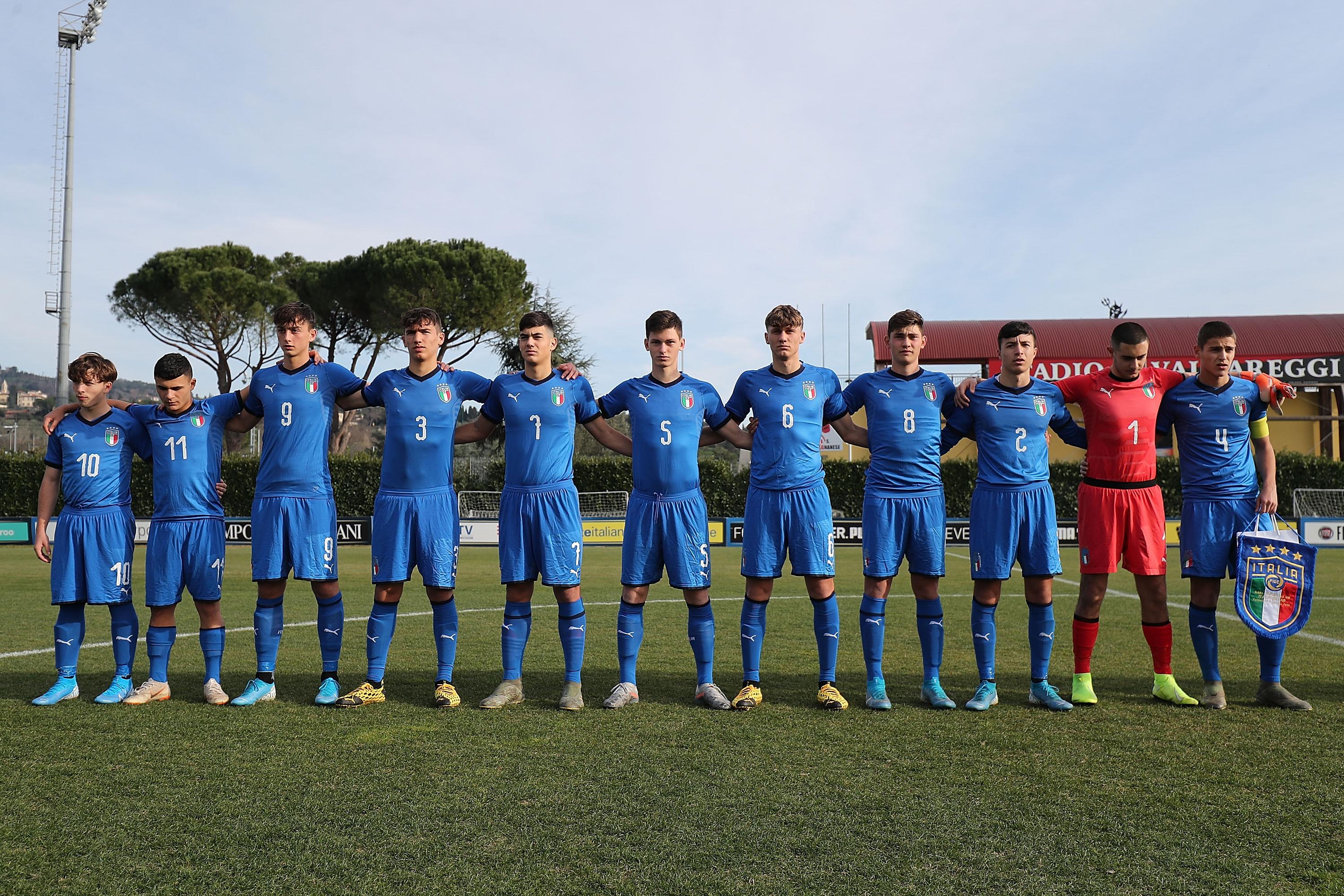FLORENCE, ITALY - JANUARY 21: Italy U16 poses during the U16 International Friendly match bewtween Italy and Qatar at Centro Tecnico Federale di Coverciano on January 21, 2020 in Florence, Italy. (Photo by Gabriele Maltinti/Getty Images)