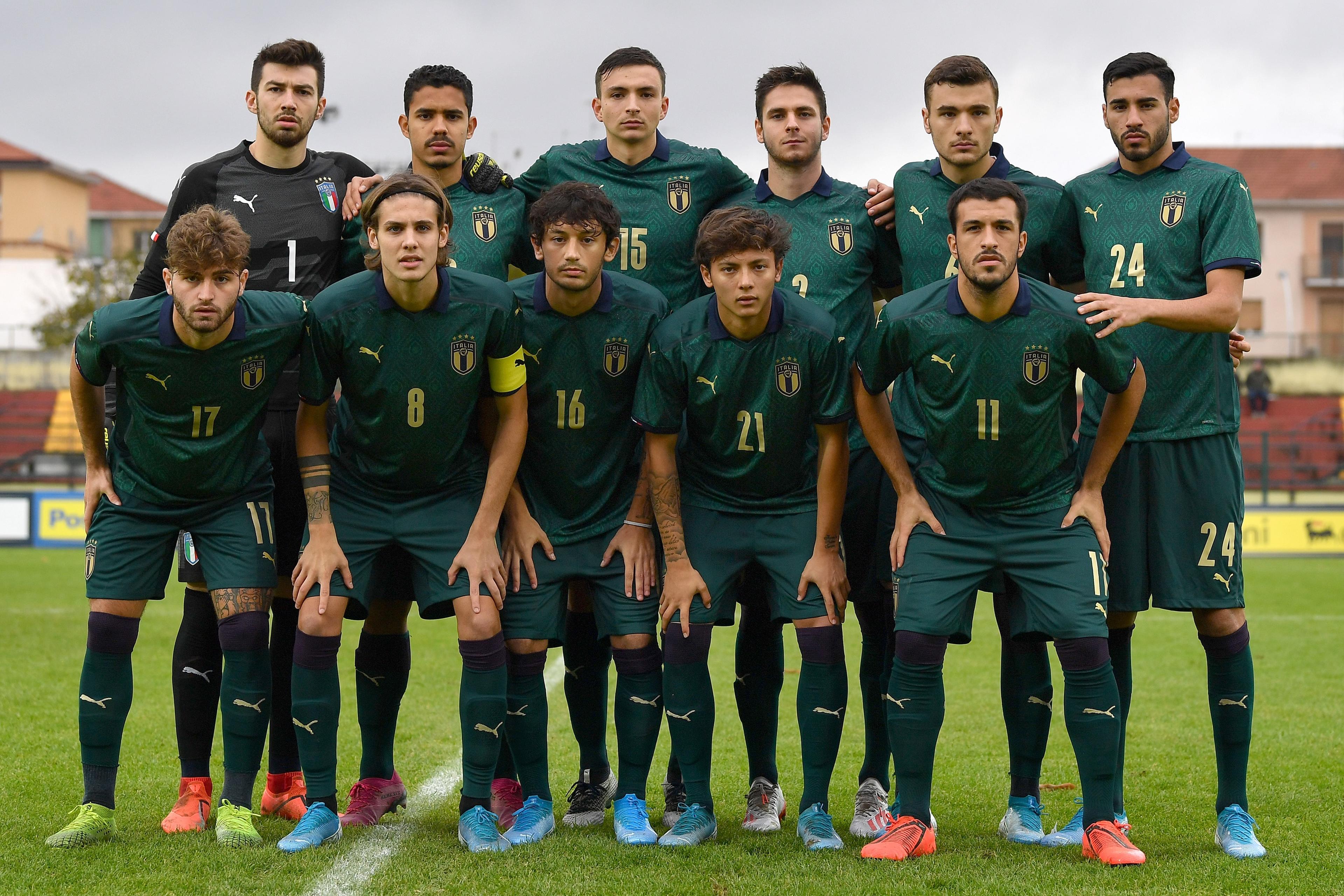 BIELLA, ITALY - NOVEMBER 18:  Team of of Italy U20 line up during the 8 Nations Tournament match between Italy U20 and Switzerland U20 at Stadio Vittorio Pozzo on November 18, 2019 in Biella, Italy.  (Photo by Valerio Pennicino/Getty Images)