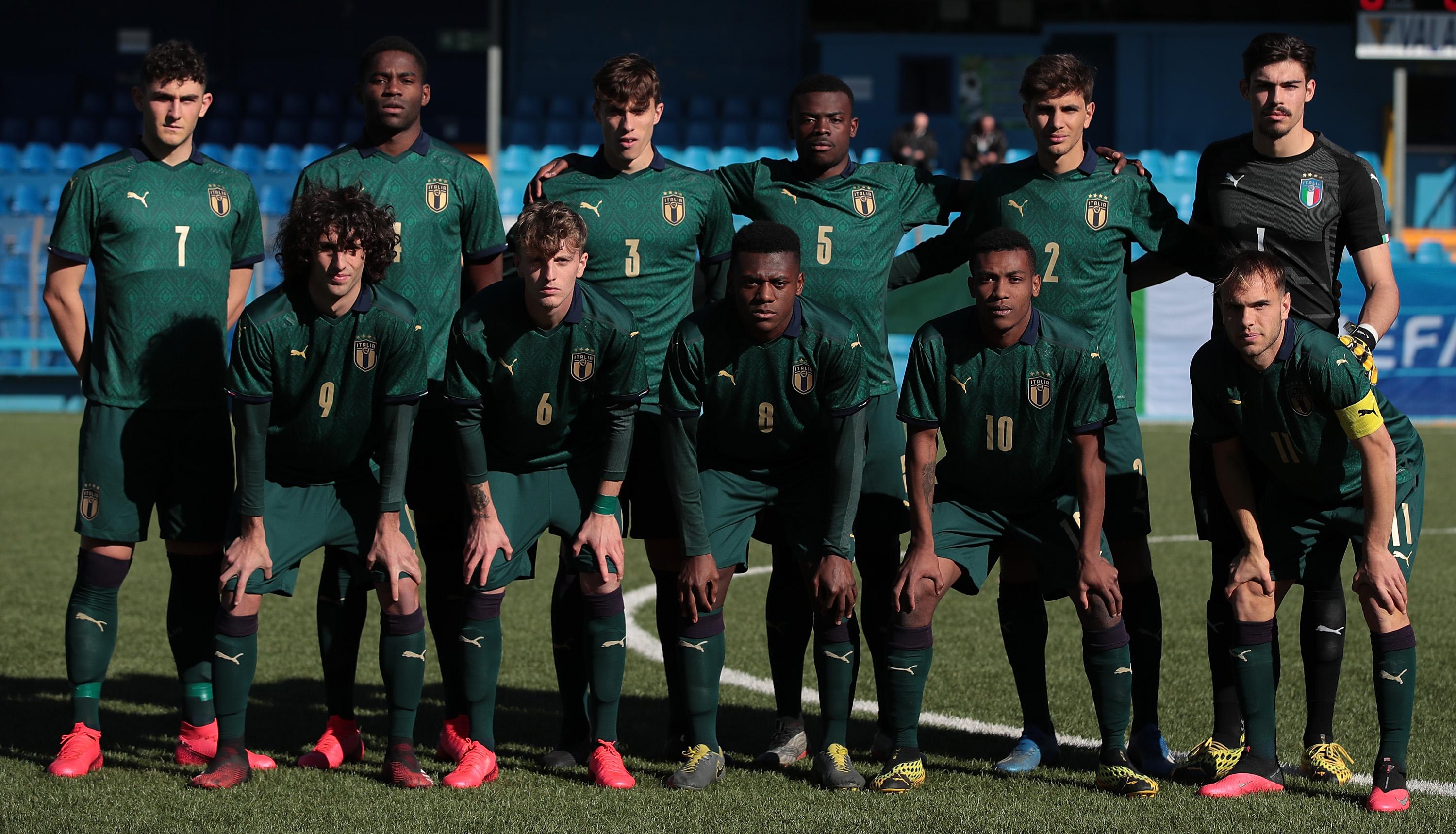LECCO, ITALY - FEBRUARY 12: Italy team line up prior to the International Friendly match between Italy U19 and Switzerland U19 on February 12, 2020 in Lecco, Italy. (Photo by Emilio Andreoli/Getty Images)
