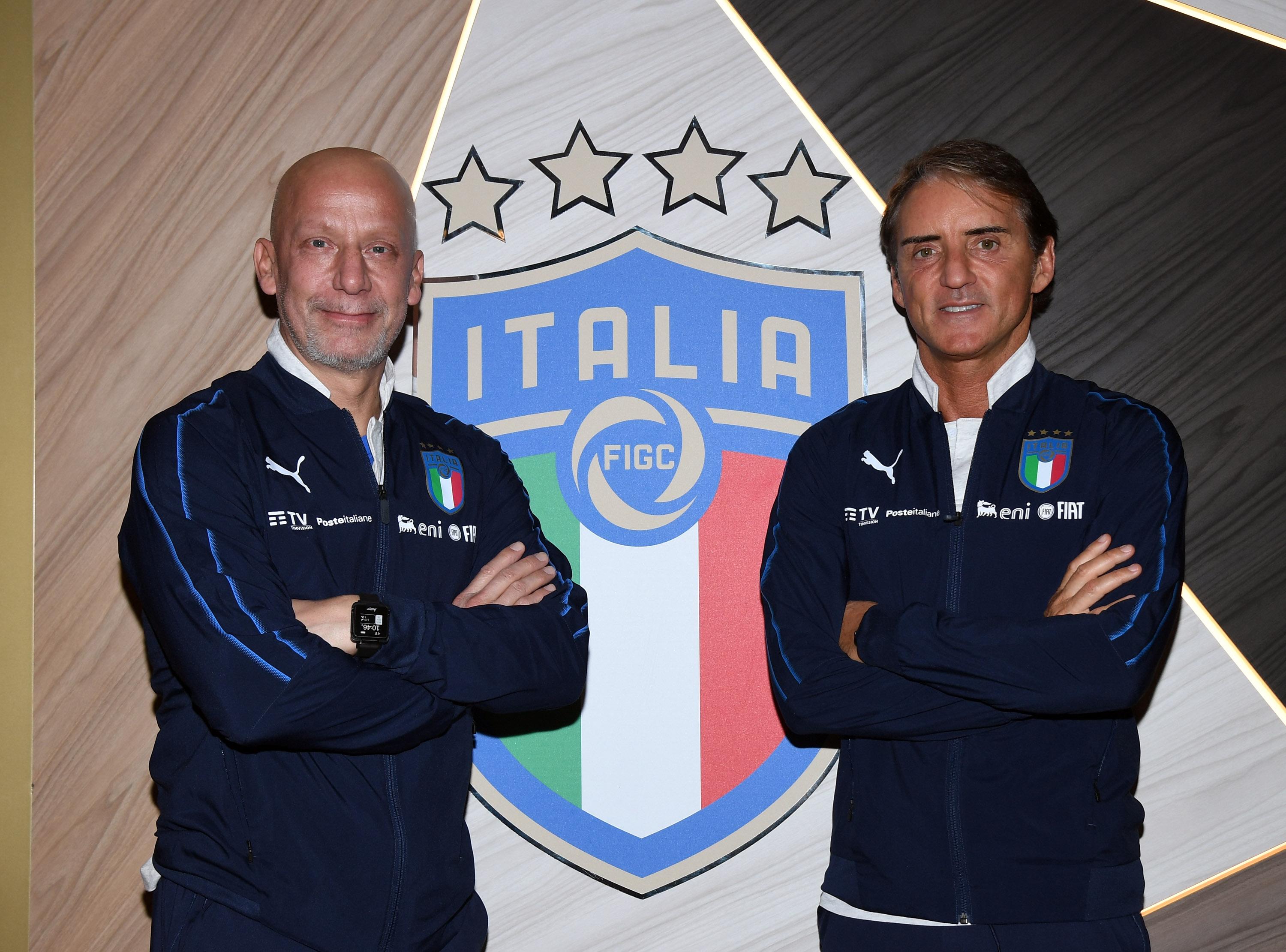 FLORENCE, ITALY - NOVEMBER 11: Head of Delegation of the Italian National Team Gianluca Vialli and Head Coach Italy Roberto Mancini pose for a photo at Centro Tecnico Federale di Coverciano on November 11, 2019 in Florence, Italy. (Photo by Claudio Villa/Getty Images)