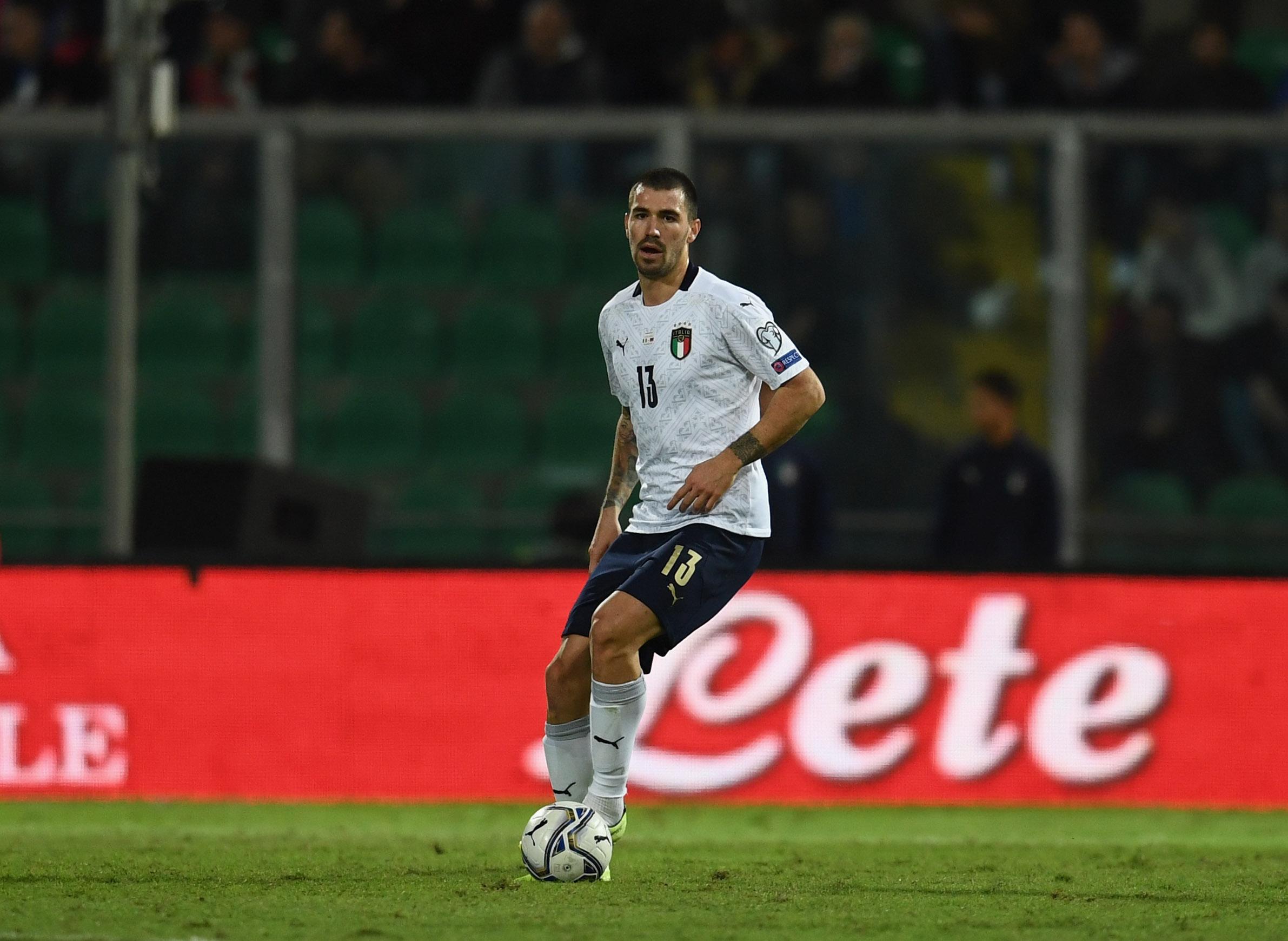 PALERMO, ITALY - NOVEMBER 18: Alessio Romagnoli of Italy celebrates in action during the UEFA Euro 2020 Qualifier between Italy and Armenia on November 18, 2019 in Palermo, Italy. (Photo by Claudio Villa/Getty Images)