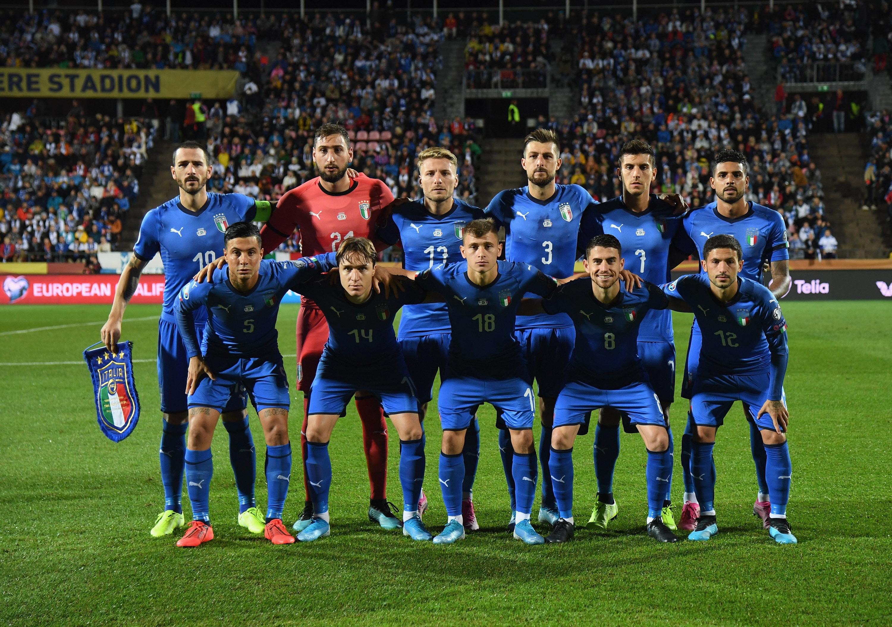 TAMPERE, FINLAND - SEPTEMBER 08: Players of Italy line up prior to the UEFA Euro 2020 qualifier between Italy and Finland at Tampere stadium (Ratina stadium) on September 8, 2019 in Tampere, Finland. (Photo by Claudio Villa/Getty Images)