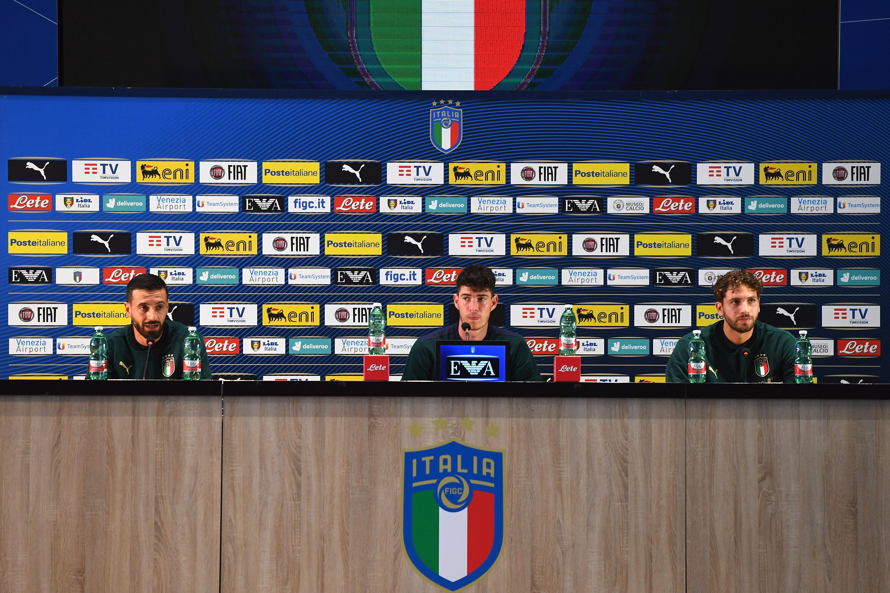 FLORENCE, ITALY - SEPTEMBER 01:  Francesco Caputo, Alessandro Bastoni and Manuel Locatelli speak with the media during a press conference at Centro Tecnico Federale di Coverciano on September 1, 2020 in Florence, Italy.  (Photo by Claudio Villa/Getty Images) *** Local Caption *** Francesco Caputo; Alessandro Bastoni; Manuel Locatelli