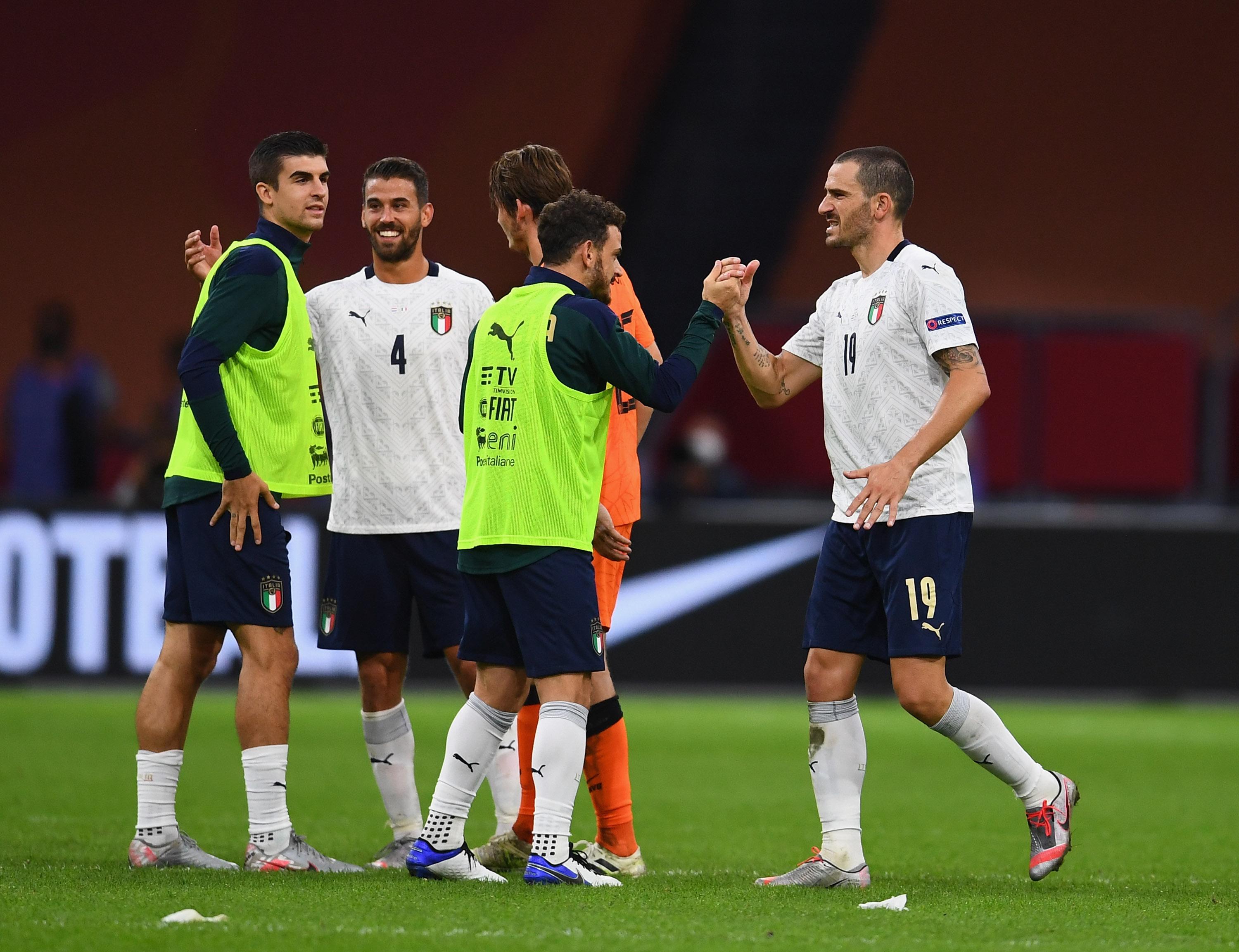 AMSTERDAM, NETHERLANDS - SEPTEMBER 07: Players of Italy celebrate at the end of the UEFA Nations League group stage match between Netherlands and Italy at Johan Cruijff Arena on September 7, 2020 in Amsterdam, Netherlands. (Photo by Claudio Villa/Getty Images)