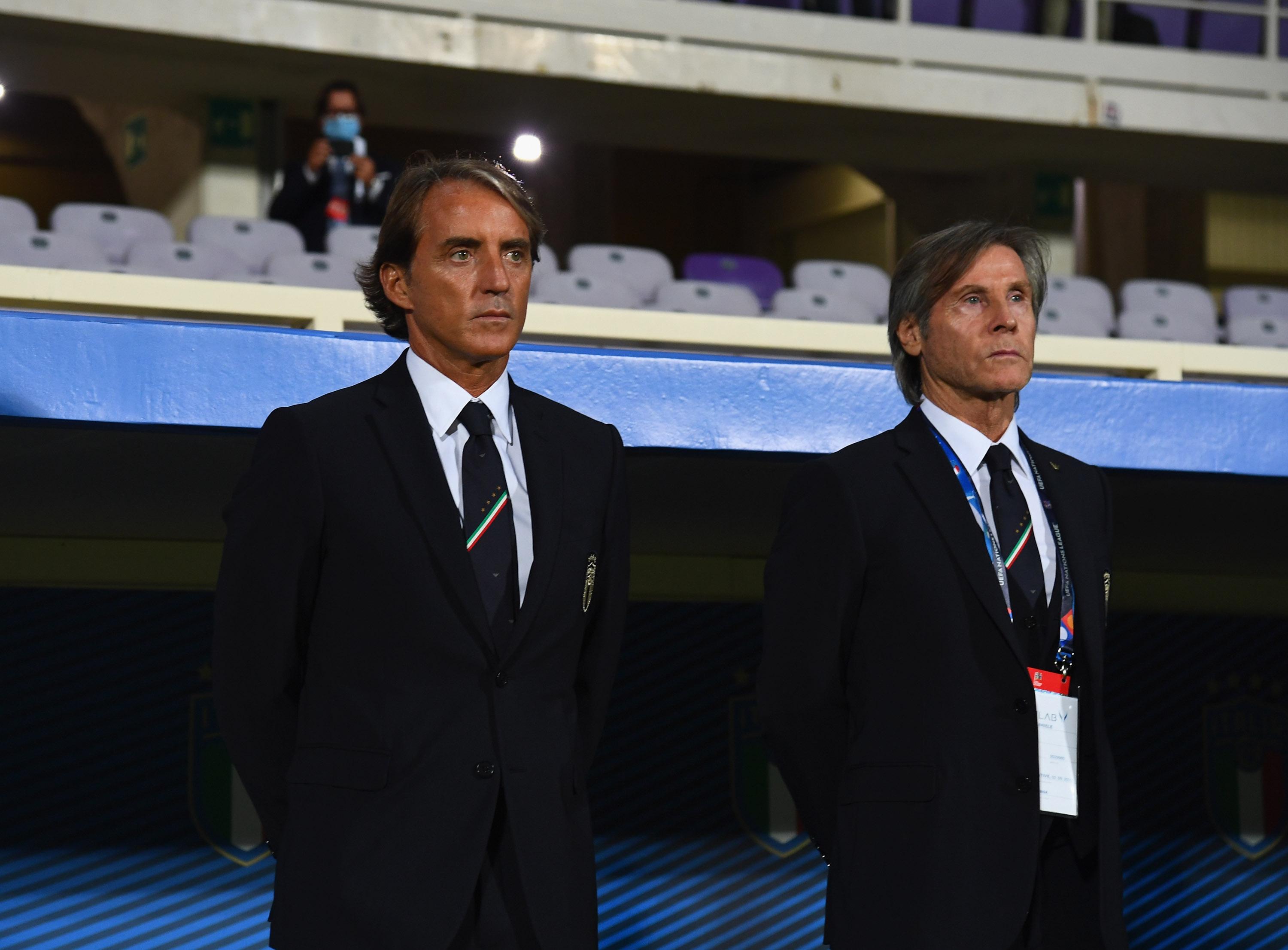 FLORENCE, ITALY - SEPTEMBER 04: Head coach Italy Roberto Mancini (L) looks on during the UEFA Nations League group stage match between Italy and Bosnia and Herzegovina at Artemio Franchi on September 4, 2020 in Florence, Italy. (Photo by Claudio Villa/Getty Images) *** Local Caption *** Roberto Mancini