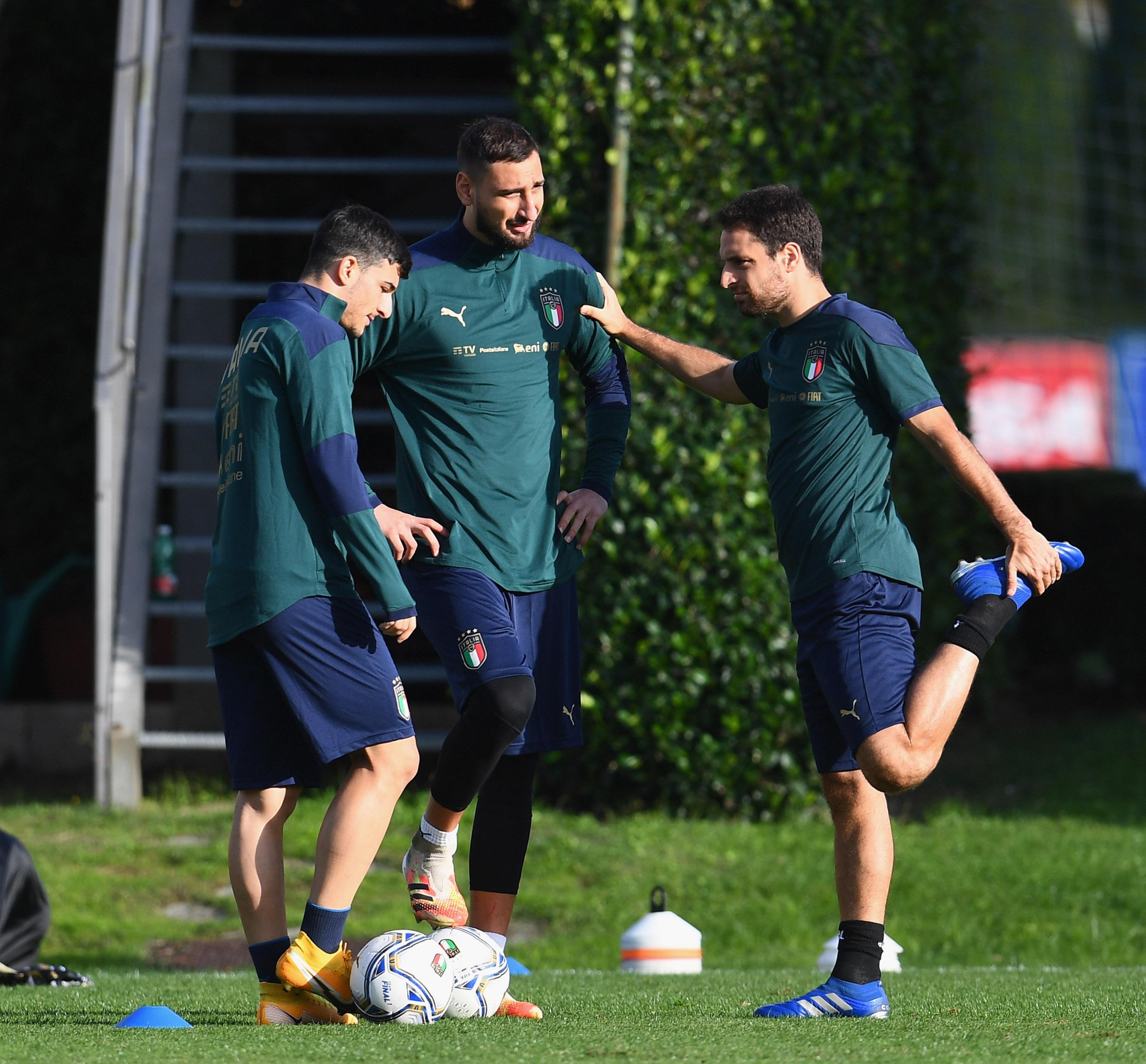 FLORENCE, ITALY - OCTOBER 05: Gianluigi Donnarumma of Italy reacts during a training session at Centro Tecnico Federale di Coverciano on October 5, 2020 in Florence, Italy. (Photo by Claudio Villa/Getty Images) *** Local Caption *** Gianluigi Donnarumma