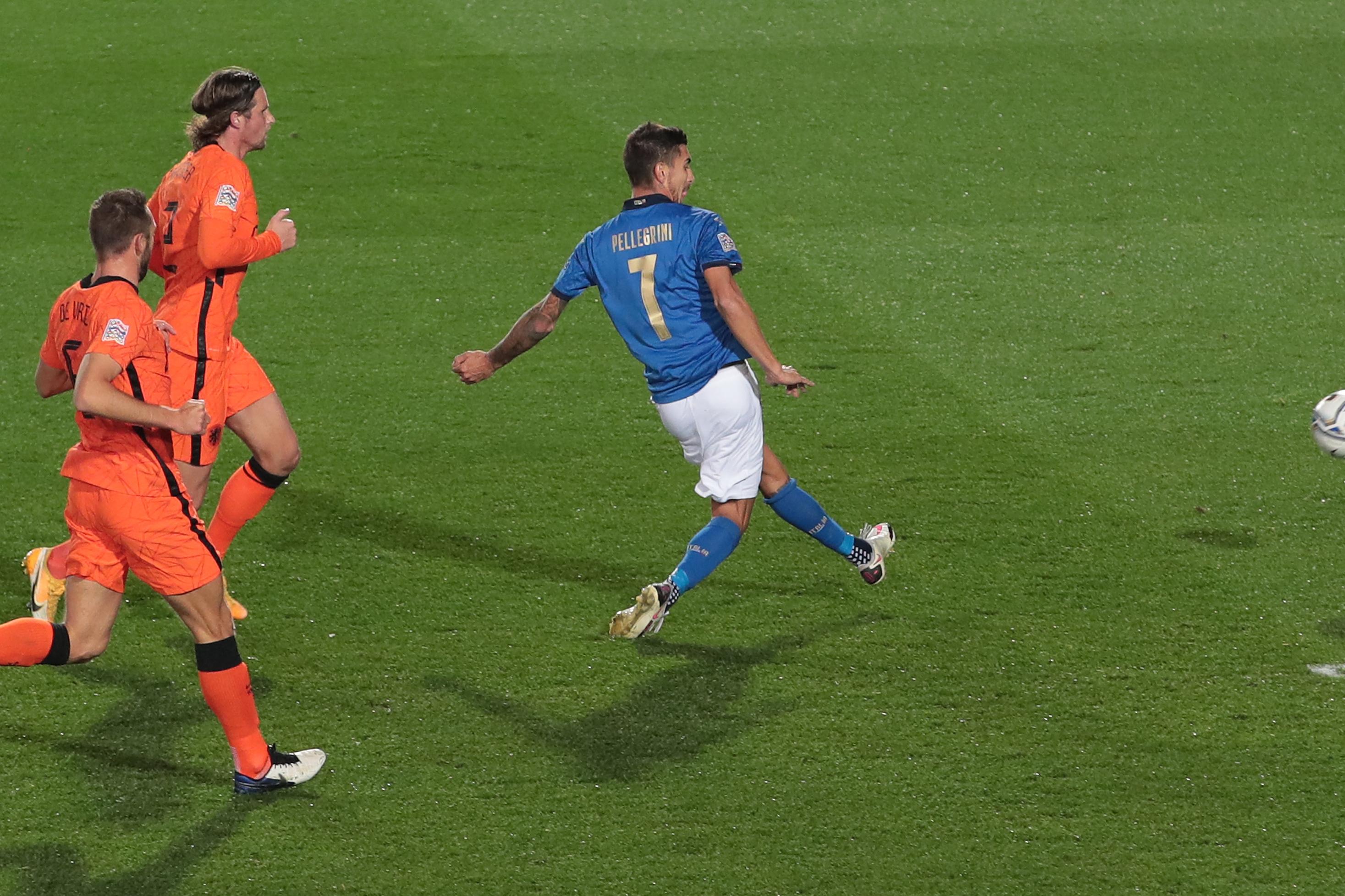 BERGAMO, ITALY - OCTOBER 14: Lorenzo Pellegrini of Italy scores the opening goal during the UEFA Nations League group stage match between Italy and Netherlands at Stadio Atleti Azzurri d\\'Italia on October 14, 2020 in Bergamo, Italy. (Photo by Emilio Andreoli/Getty Images)