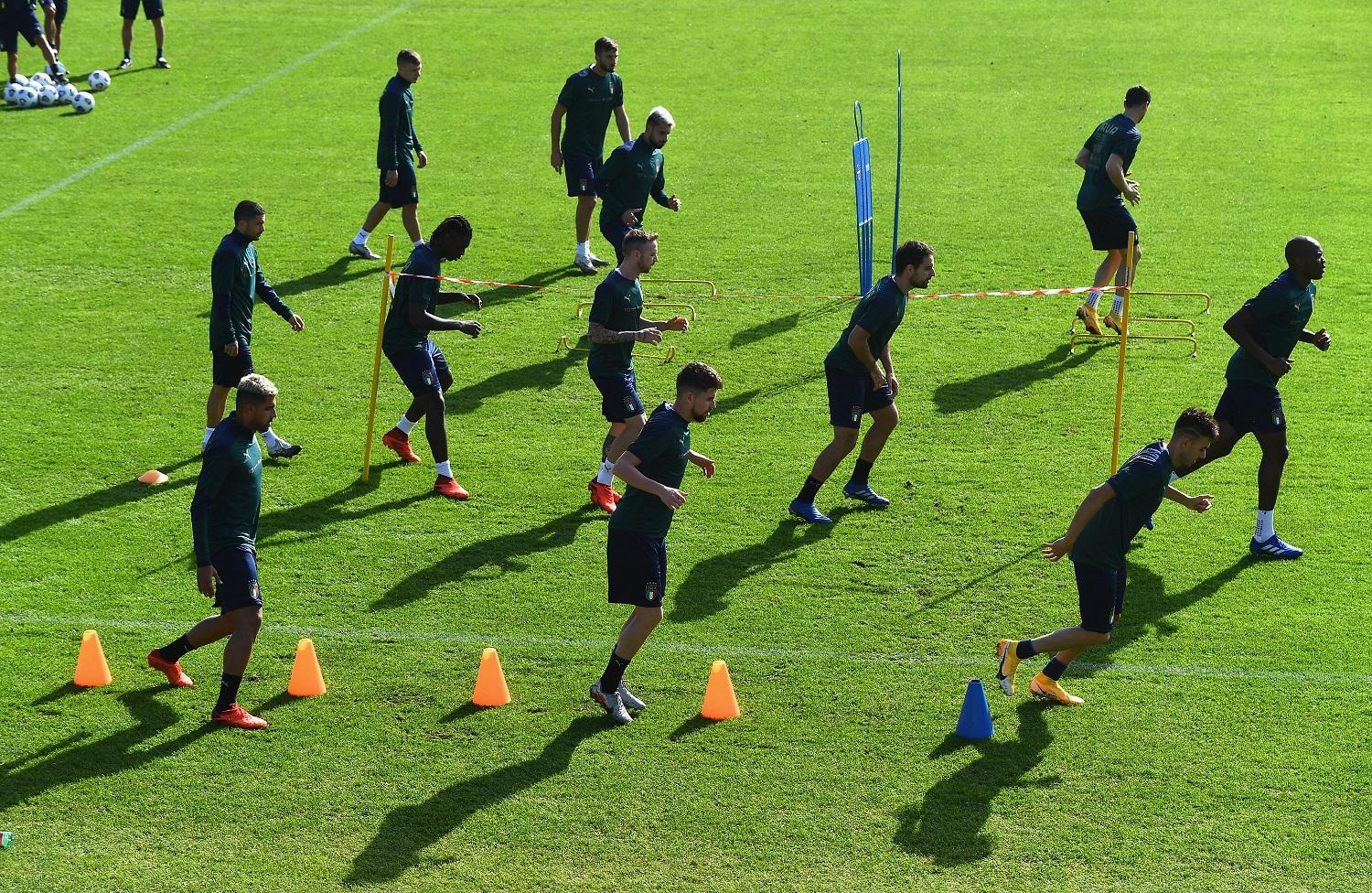 FLORENCE, ITALY - OCTOBER 09: Players of Italy in action during a training session at Centro Tecnico Federale di Coverciano on October 9, 2020 in Florence, Italy. (Photo by Claudio Villa/Getty Images)