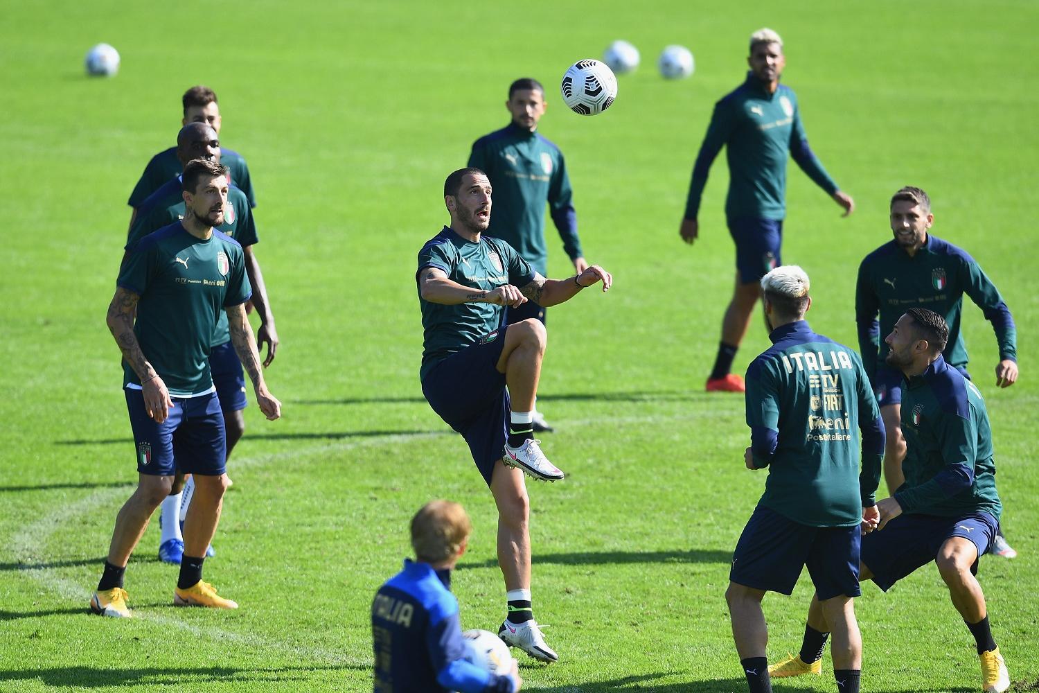FLORENCE, ITALY - OCTOBER 09:  Leonardo Bonucci of Italy in action during a training session at Centro Tecnico Federale di Coverciano on October 9, 2020 in Florence, Italy.  (Photo by Claudio Villa/Getty Images) *** Local Caption *** Leonardo Bonucci