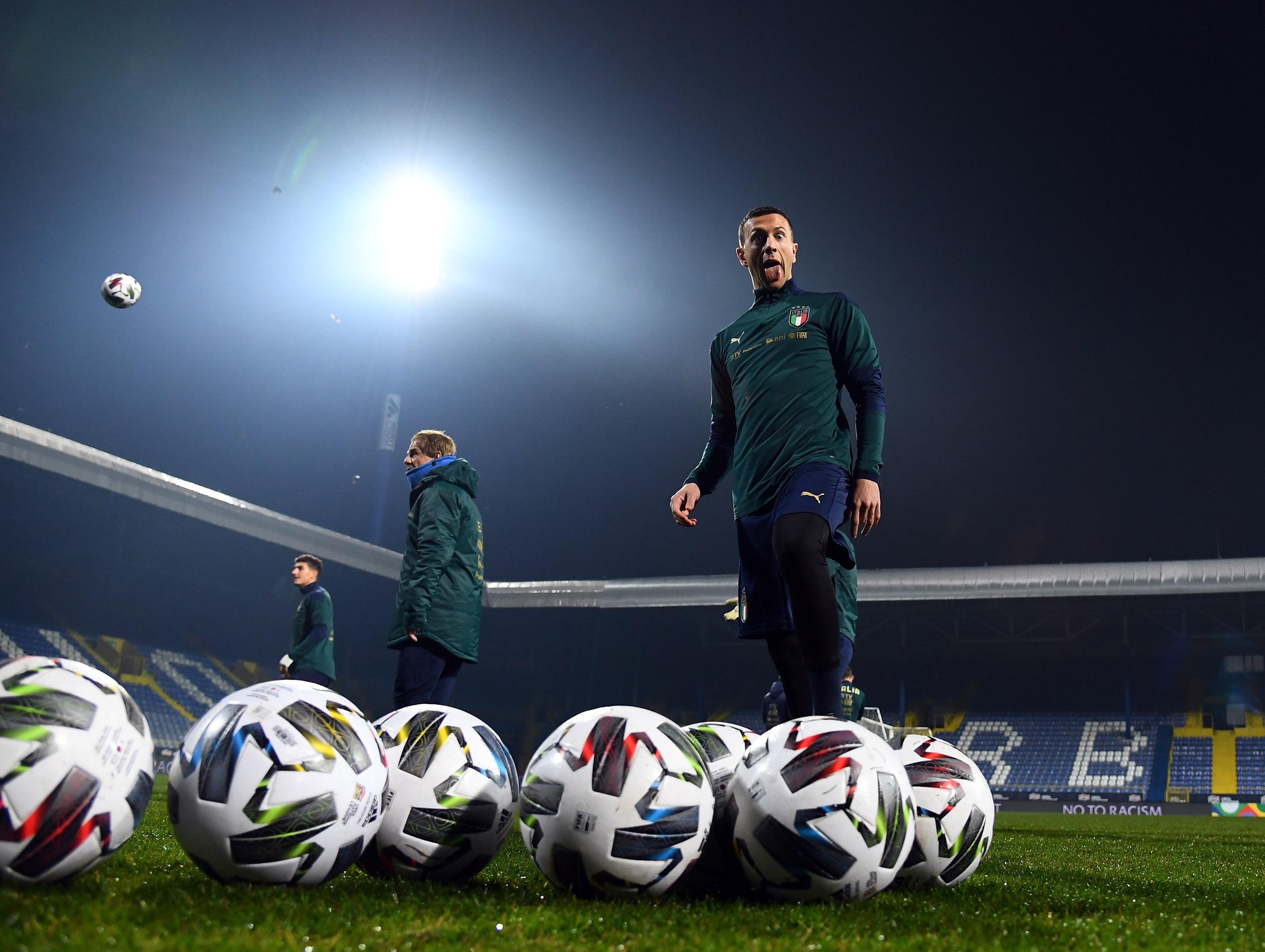 ZENICA, BOSNIA AND HERZEGOVINA - NOVEMBER 17: Federico Bernardeschi of Italy in action ahead of the UEFA Nations League group stage match between Bosnia-Herzegovina and Italy at Bilino Polje Stadium on November 18, 2020 in Zenica, Bosnia and Herzegovina. (Photo by Claudio Villa/Getty Images) *** Local Caption *** Federico Bernardeschi