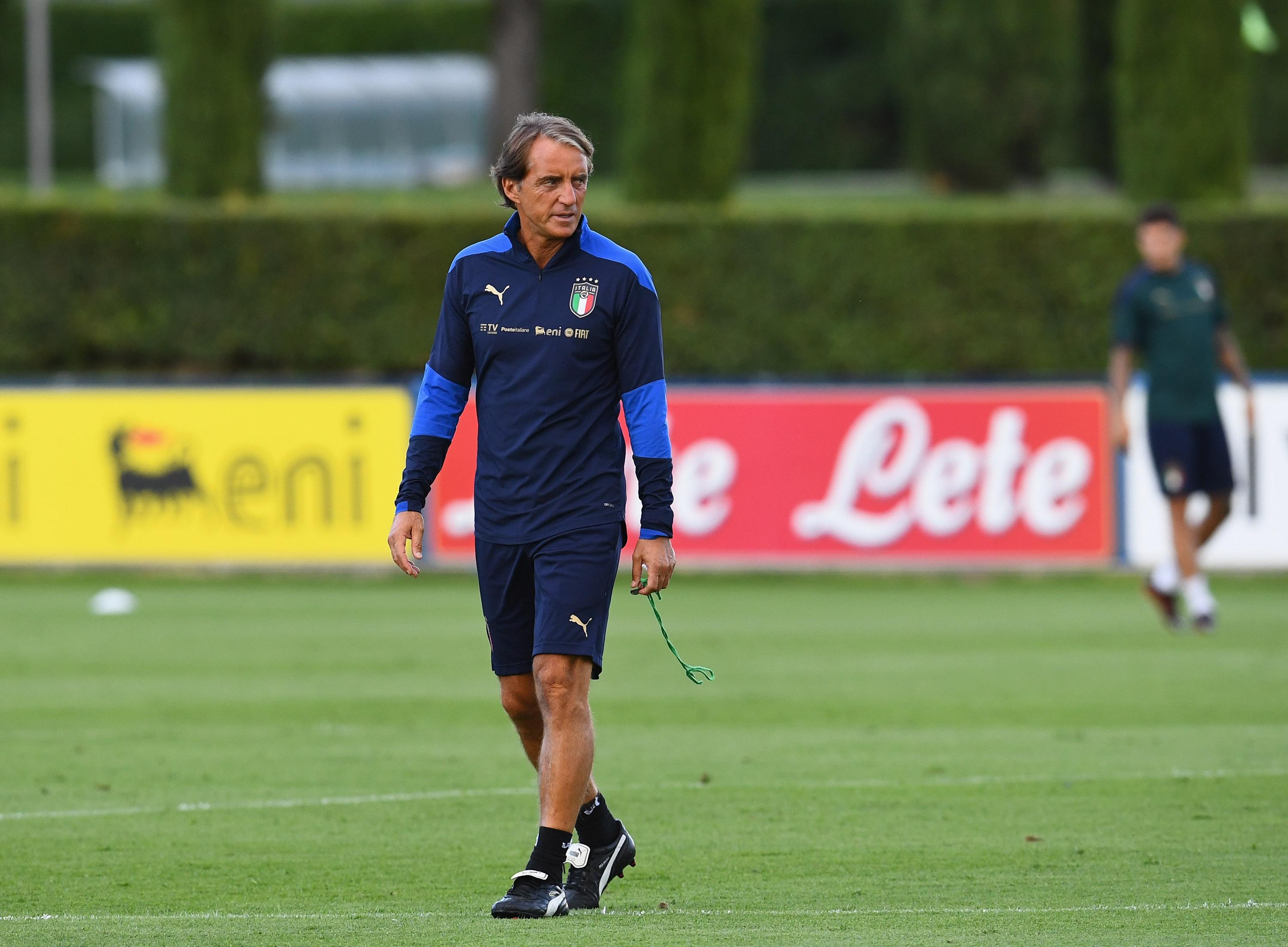 FLORENCE, ITALY - SEPTEMBER 03: Head coach Italy Roberto Mancini looks on during a training session at Centro Tecnico Federale di Coverciano on September 3, 2020 in Florence, Italy. (Photo by Claudio Villa/Getty Images) *** Local Caption *** Roberto Mancini