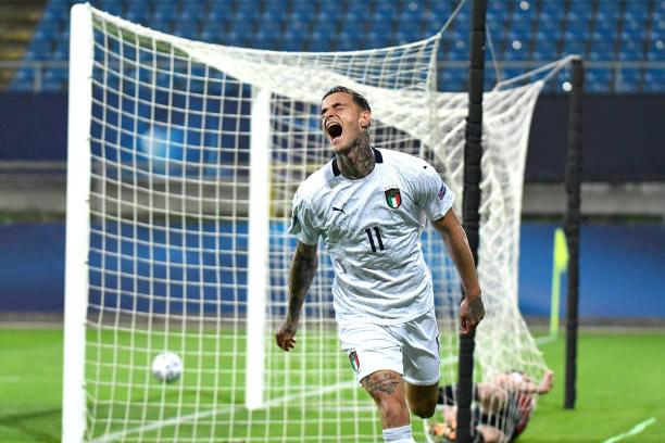 CELJE, SLOVENIA - MARCH 24: Gianluca Scamacca of Italy celebrates scoring his team\\'s first goal during the 2021 UEFA European Under-21 Championship Group B match between Czech Republic and Italy at Stadion Celje on March 24, 2021 in Celje, Slovenia. Sporting stadiums around Slovenia remain under strict restrictions due to the Coronavirus Pandemic as Government social distancing laws prohibit fans inside venues resulting in games being played behind closed doors. (Photo by Jurij Kodrun/Getty Images)