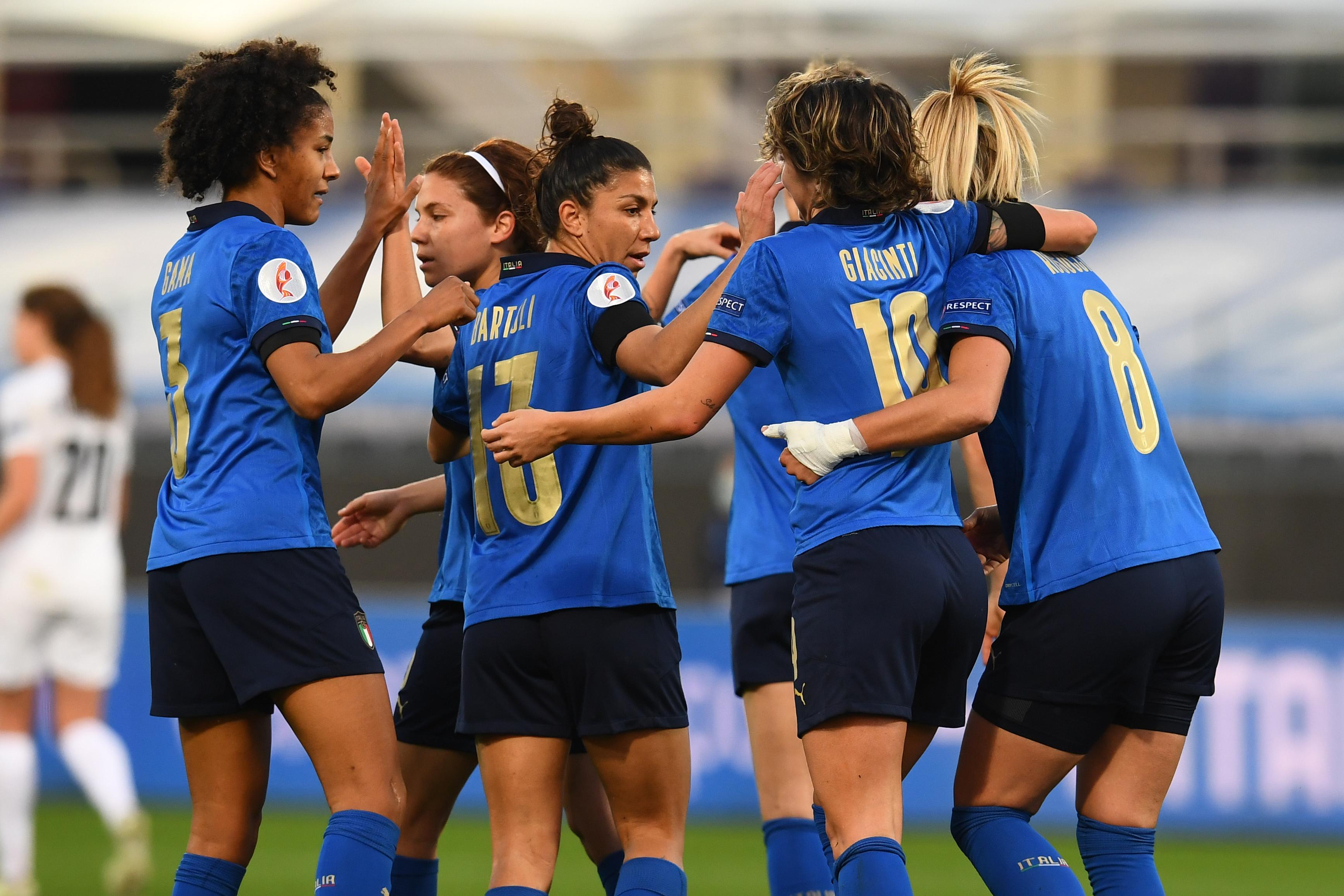 FLORENCE, ITALY - FEBRUARY 24: Players of Italy celebrate during the UEFA Women\\'s EURO 2022 Qualifier match between Italy and Israel at Stadio Artemio Franchi on February 24, 2021 in Florence, Italy. (Photo by Claudio Villa/Getty Images)