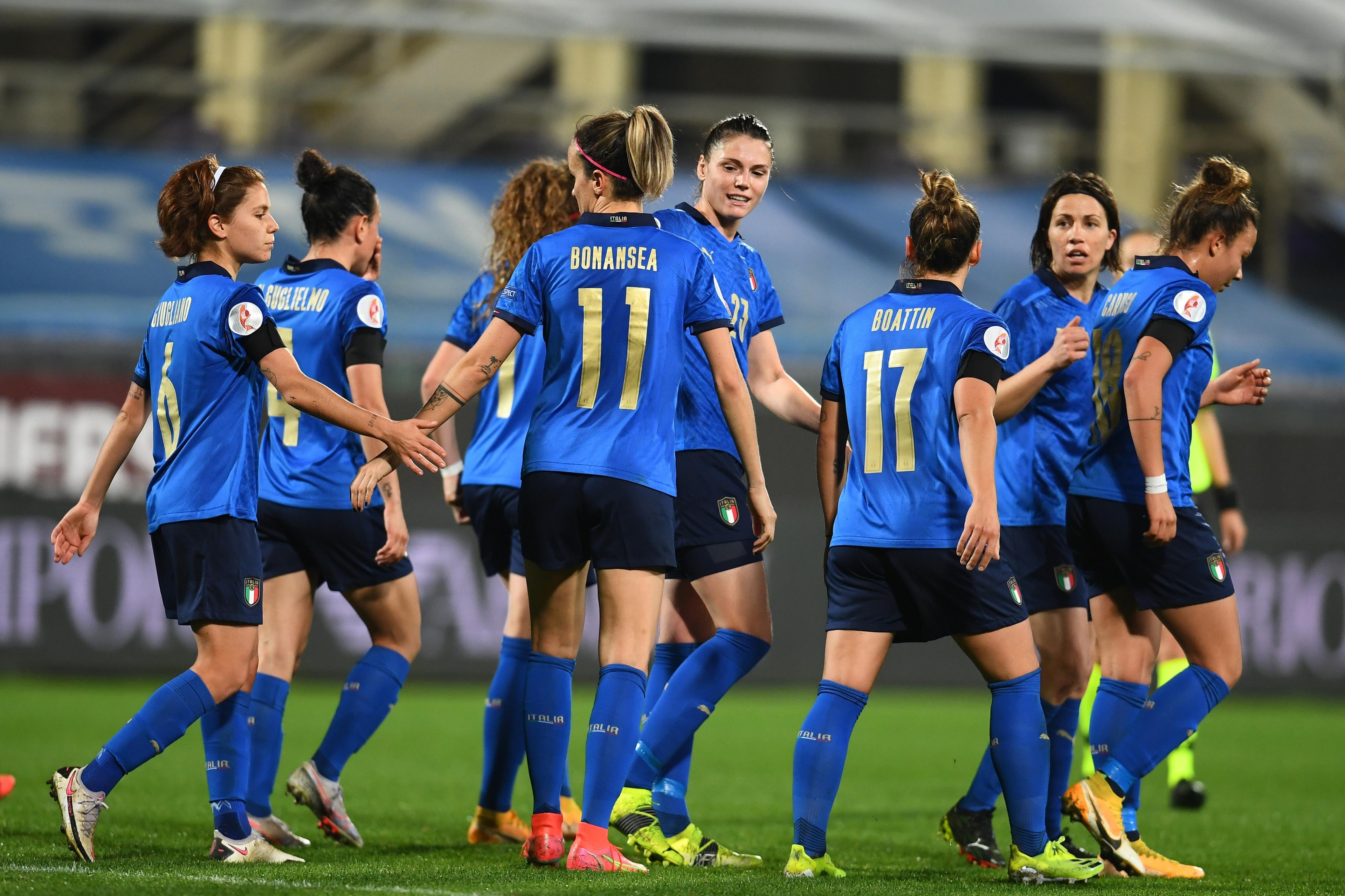FLORENCE, ITALY - FEBRUARY 24: Players of Italy celebrate during the UEFA Women\\'s EURO 2022 Qualifier match between Italy and Israel at Stadio Artemio Franchi on February 24, 2021 in Florence, Italy. (Photo by Claudio Villa/Getty Images)