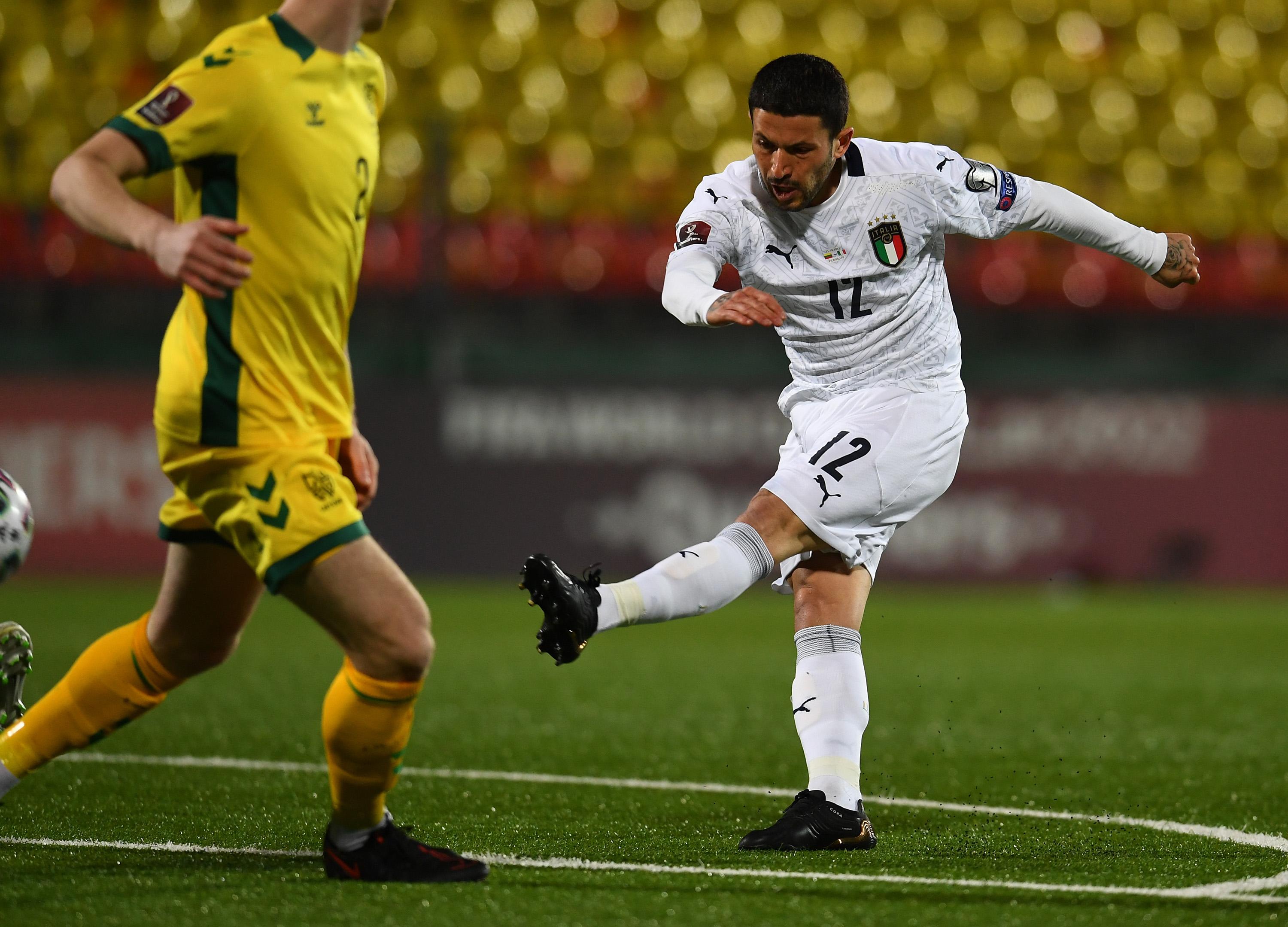VILNIUS, LITHUANIA - MARCH 31: Stefano Sensi of Italy scores the opening goal during the FIFA World Cup 2022 Qatar qualifying match between Lithuania and Italy on March 31, 2021 in Vilnius, Lithuania. (Photo by Claudio Villa/Getty Images)