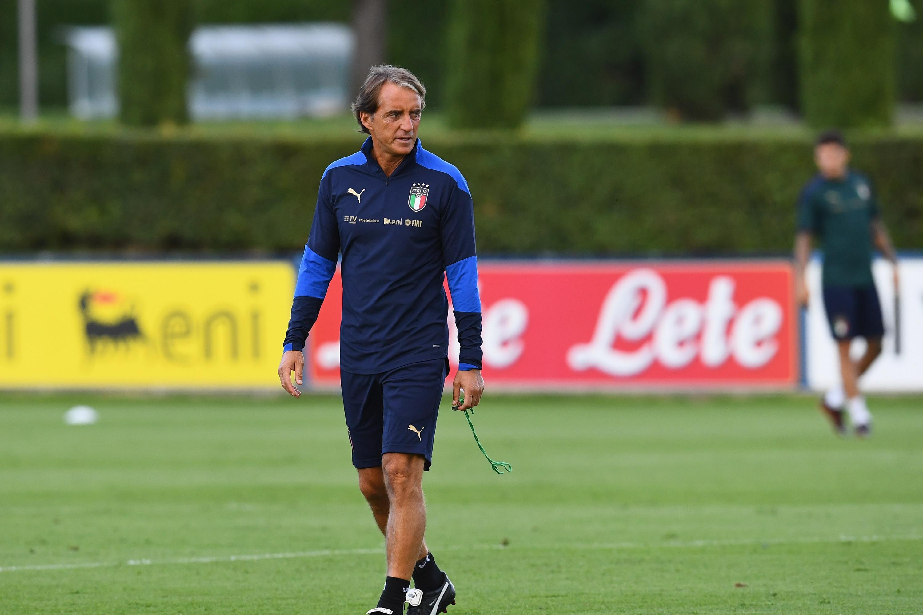 FLORENCE, ITALY - SEPTEMBER 03:  Head coach Italy Roberto Mancini looks on during a training session at Centro Tecnico Federale di Coverciano on September 3, 2020 in Florence, Italy.  (Photo by Claudio Villa/Getty Images) *** Local Caption *** Roberto Mancini