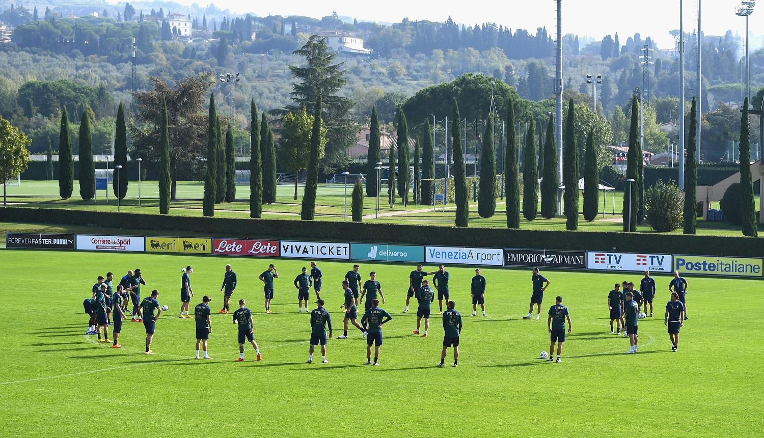 FLORENCE, ITALY - OCTOBER 09: Players of Italy in action during a training session at Centro Tecnico Federale di Coverciano on October 9, 2020 in Florence, Italy. (Photo by Claudio Villa/Getty Images)
